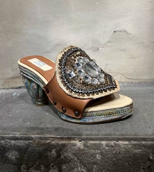 Share Spirit Homme Share Spirit Early Handcrafted Crystal Painted Sole Heels Size US 6.5 / IT 36.5 - 4 Thumbnail