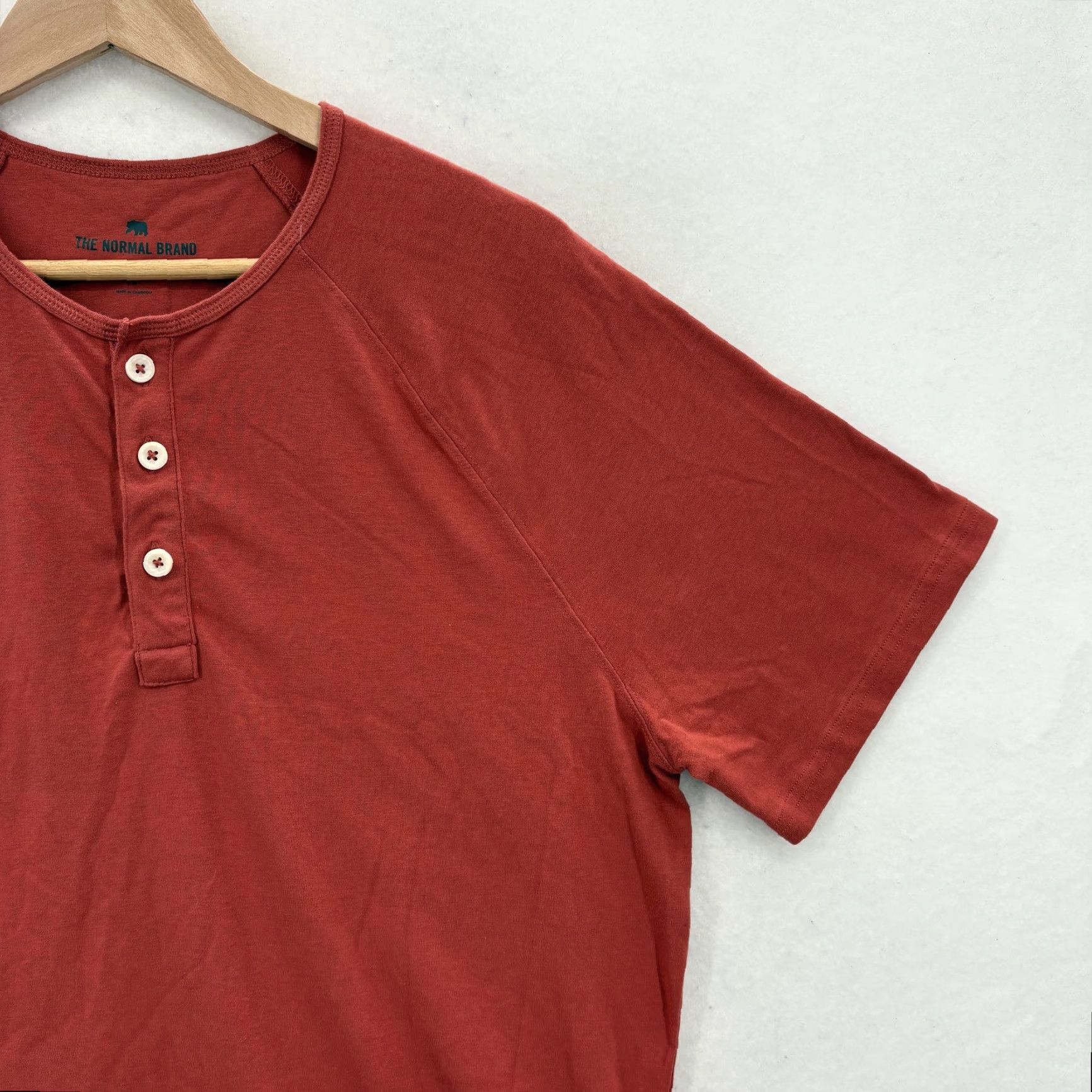 Vintage The Normal Brand Henley Shirt Mens Large Red Active Puremeso Short Sleeve Casual Size US L / EU 52-54 / 3 - 2 Thumbnail