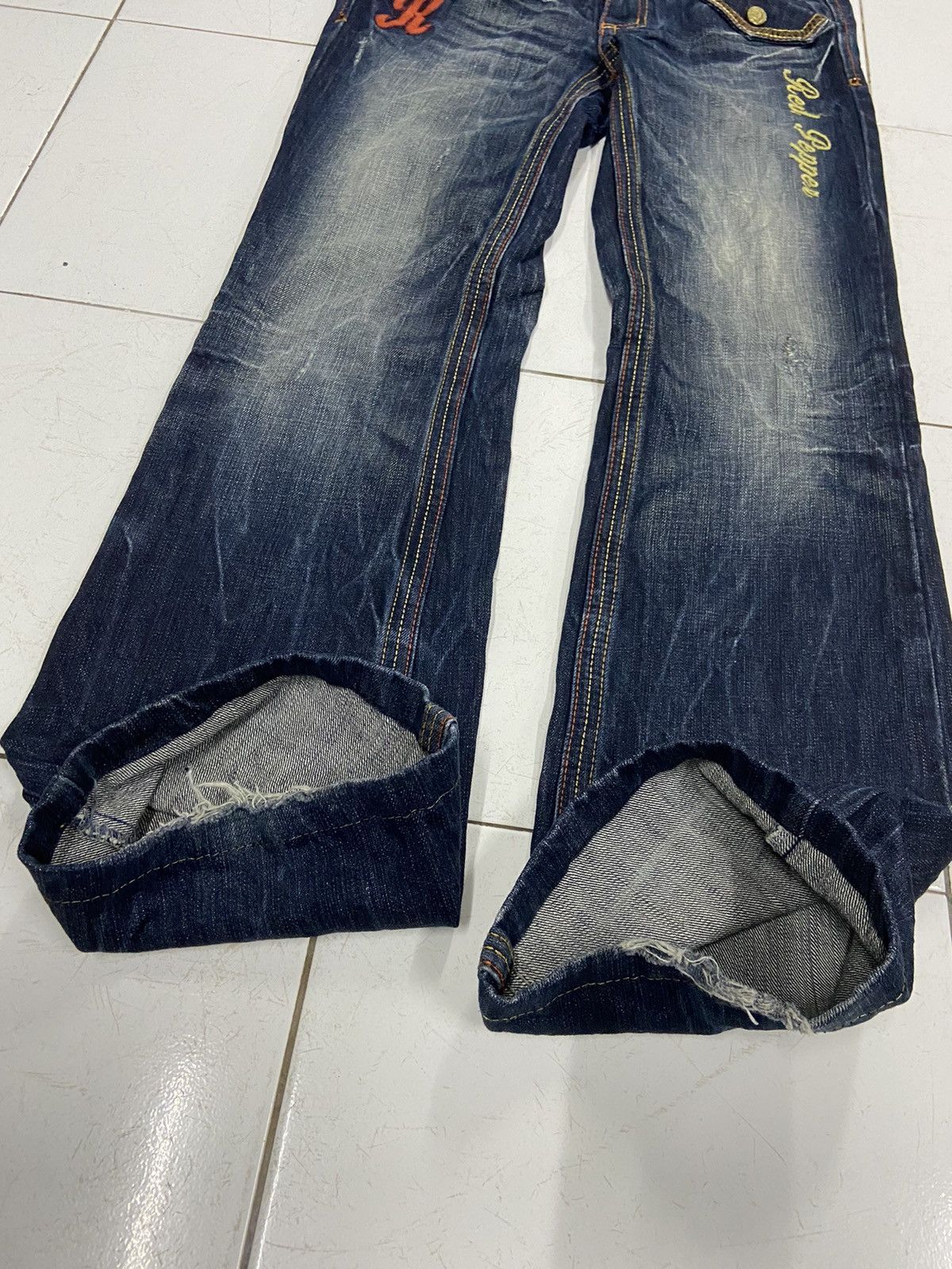 Japanese Brand RED PEPPER LEOPARD STYLE BUCKLE FLARE DENIM JEANS Size US 29 - 3 Thumbnail