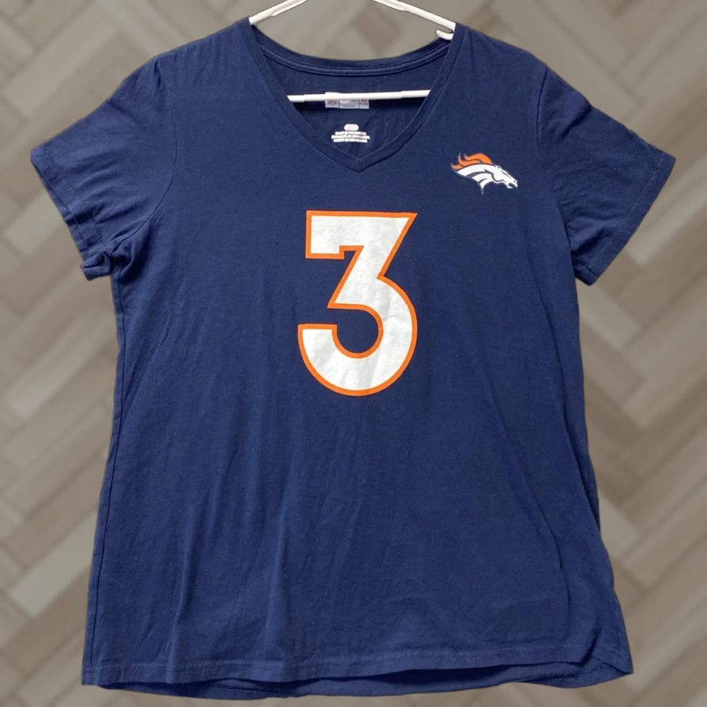 NFL NFL Broncos #3 Large Navy Blue V Neck Short Sleeves Women's T Shirt 104-39 / NFL BLUE V-NECK T-SHIRT WOMEN'S LARGE NAVY BLUE NFL BRONCOS #3 / 104-39 Size L / US 10 / IT 46 - 1 Thumbnail