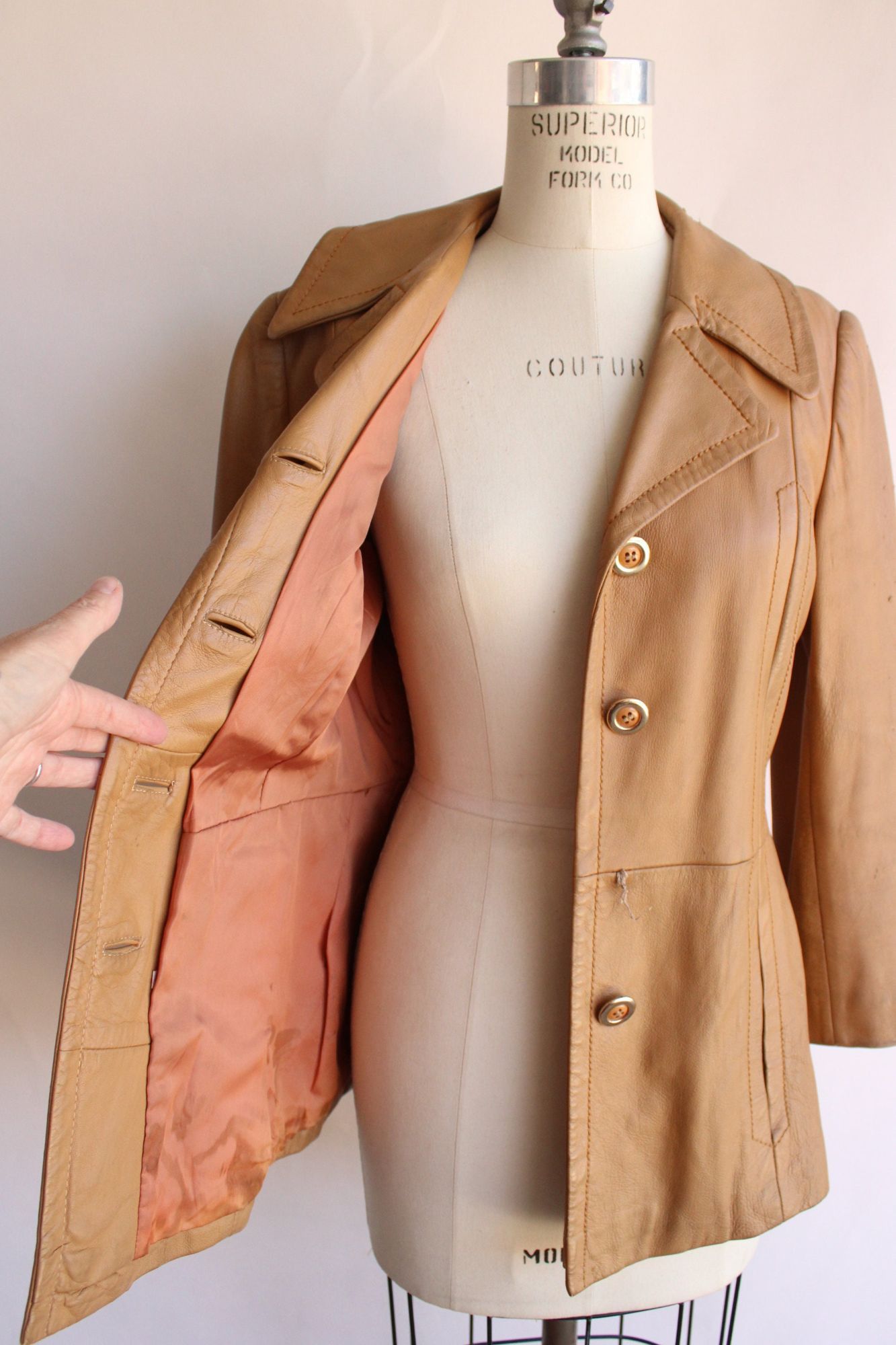 Vintage Vintage 1970s Jacket, Danaya Tan Leather, Dagger Collar, Ma Size M / US 6-8 / IT 42-44 - 2 Thumbnail