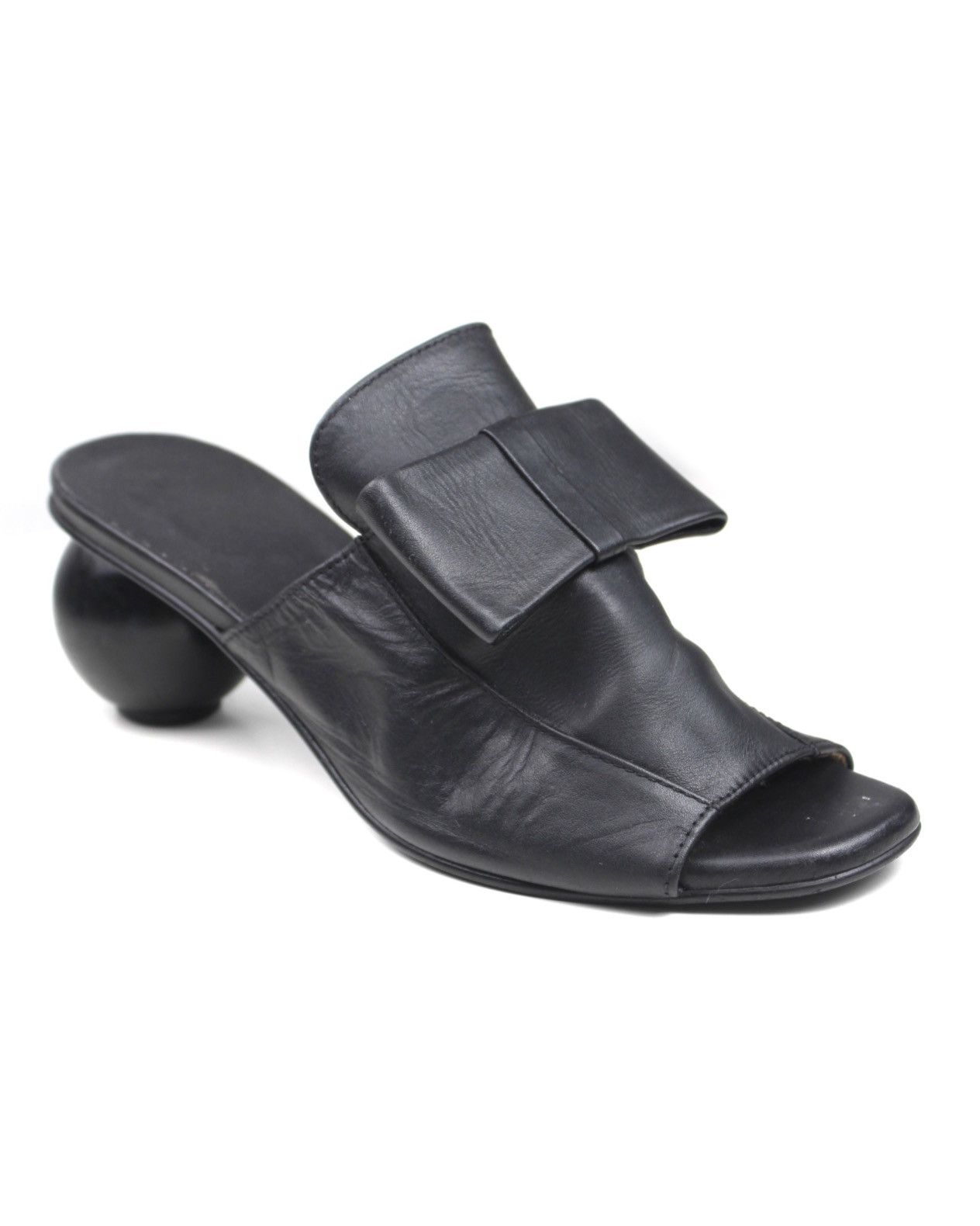 Japanese Brand 2000S JAPANESE MADE SCULPTURAL SPHERE-HEEL LEATHER MULES Size US 7.5 / IT 37.5 - 4 Thumbnail