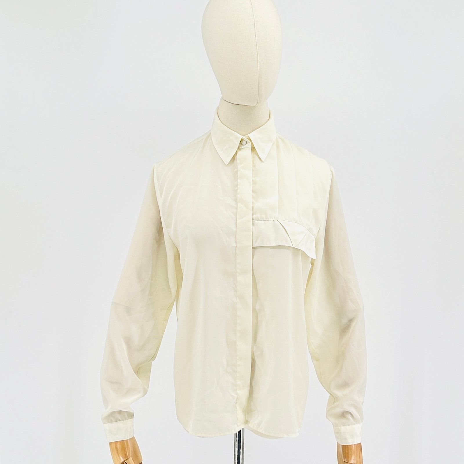 Vintage 80s David Matthew Ivory Button Down w Pleated Detail Size S / US 4 / IT 40 - 1 Thumbnail