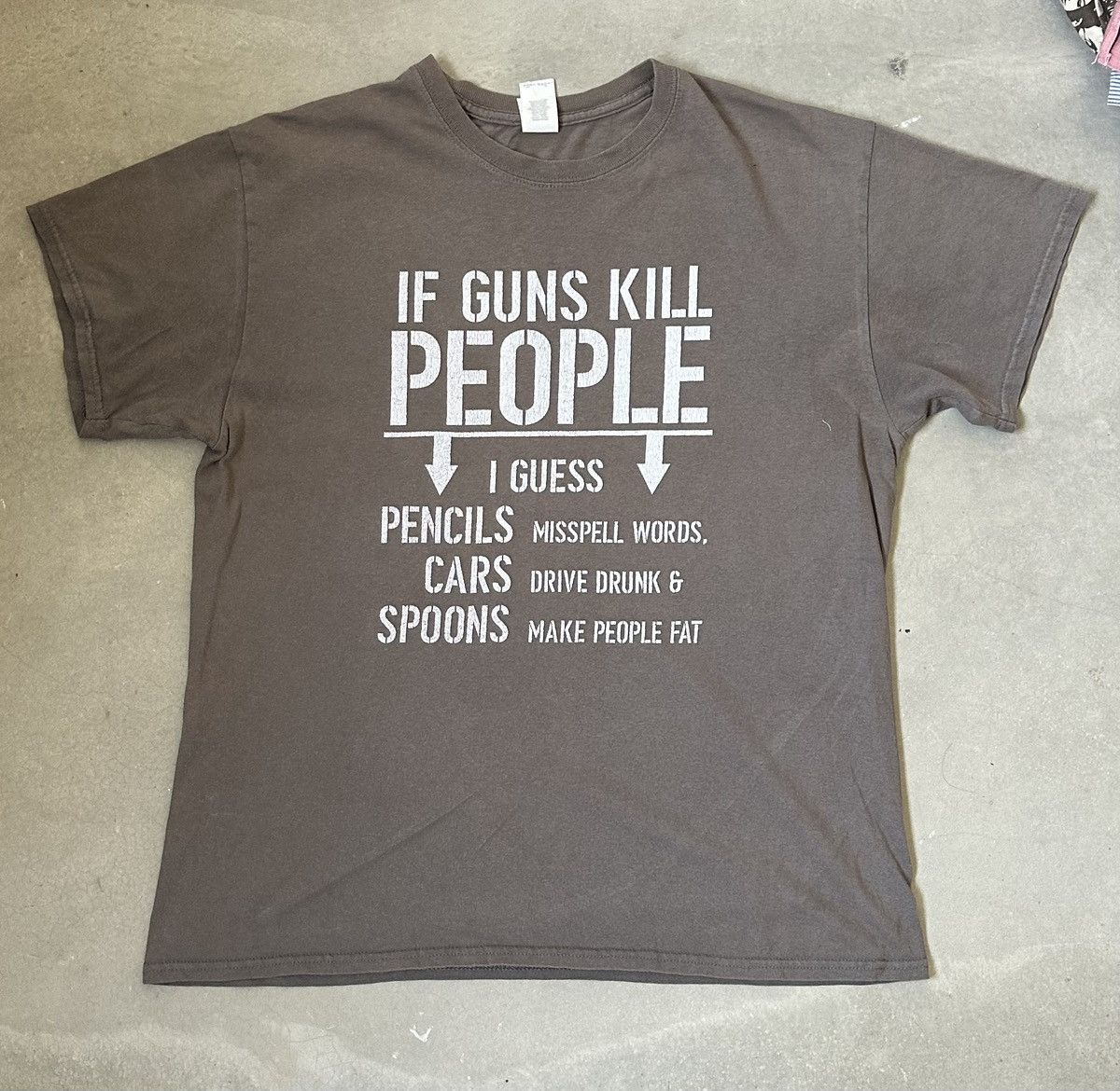 Vintage VINTAGE GUNS HUMOR TEE Size US L / EU 52-54 / 3 - 1 Thumbnail