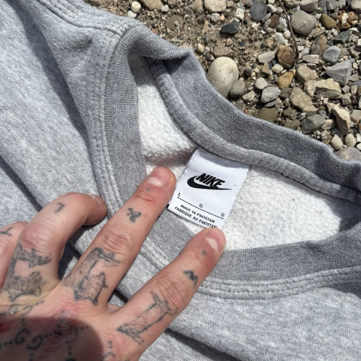 Nike Nike solo swoosh grey crewneck sweatshirt Size US L / EU 52-54 / 3 - 4 Thumbnail