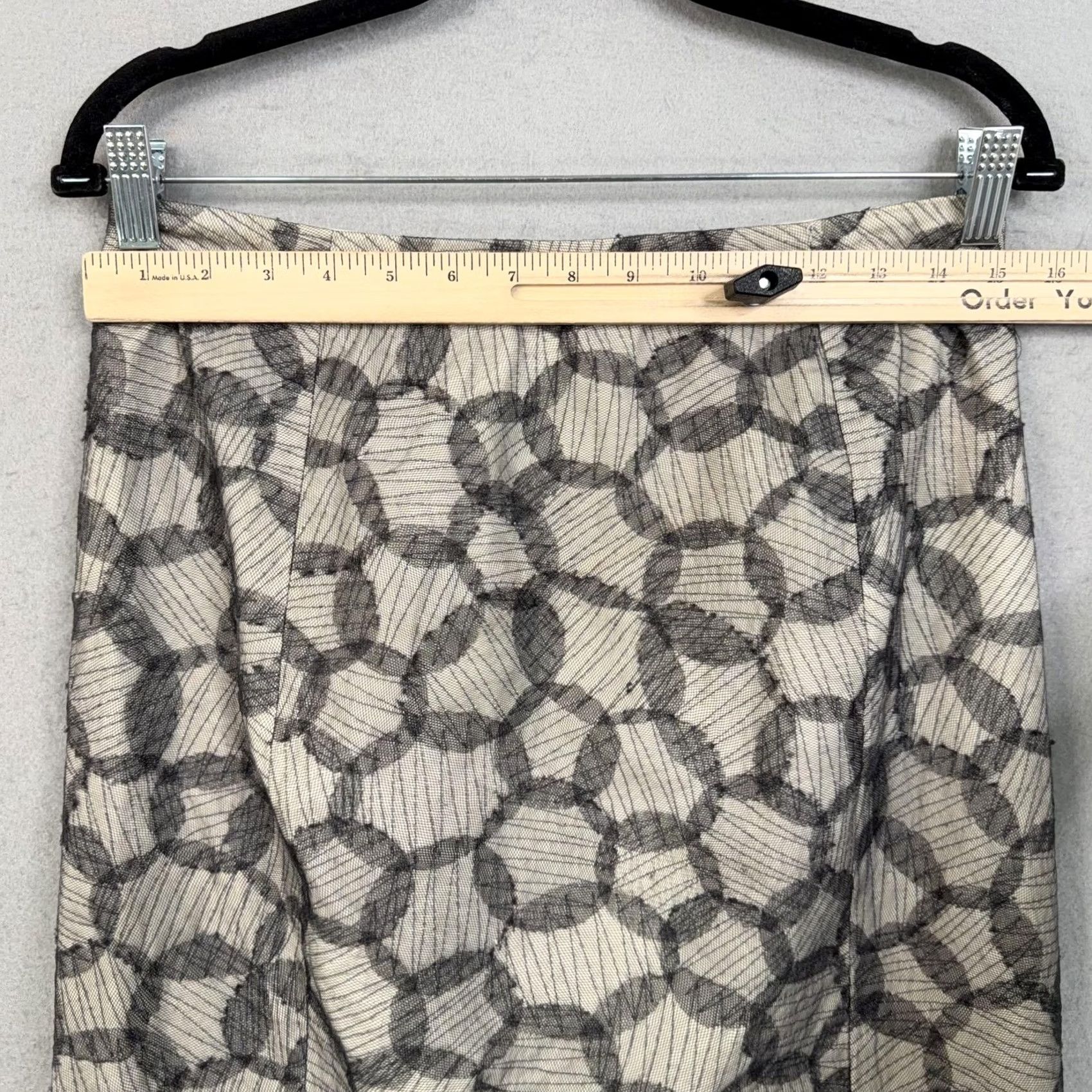 J.Crew J.Crew Skirt Womens 8 White Geometric Lace Pencil Lined Slit Workwear Office Size 30" / US 8 / IT 44 - 6 Thumbnail
