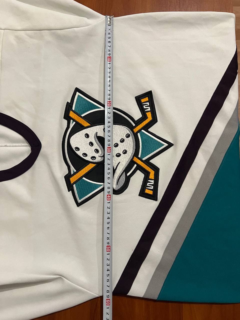 NHL 1993 ANAHEIM MIGHTY DUCKS SIGNED AUTOGRAPHED JERSEY CCM SZ l Size US L / EU 52-54 / 3 - 22 Thumbnail