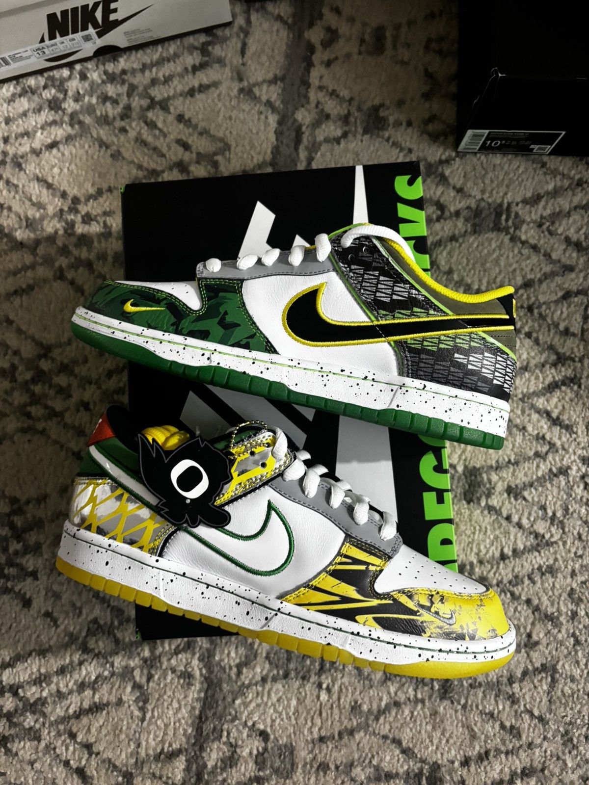Nike Dunk Low ‘What the Duck- University Of Oregon Away P.E Size US 9 / EU 42 - 2 Thumbnail