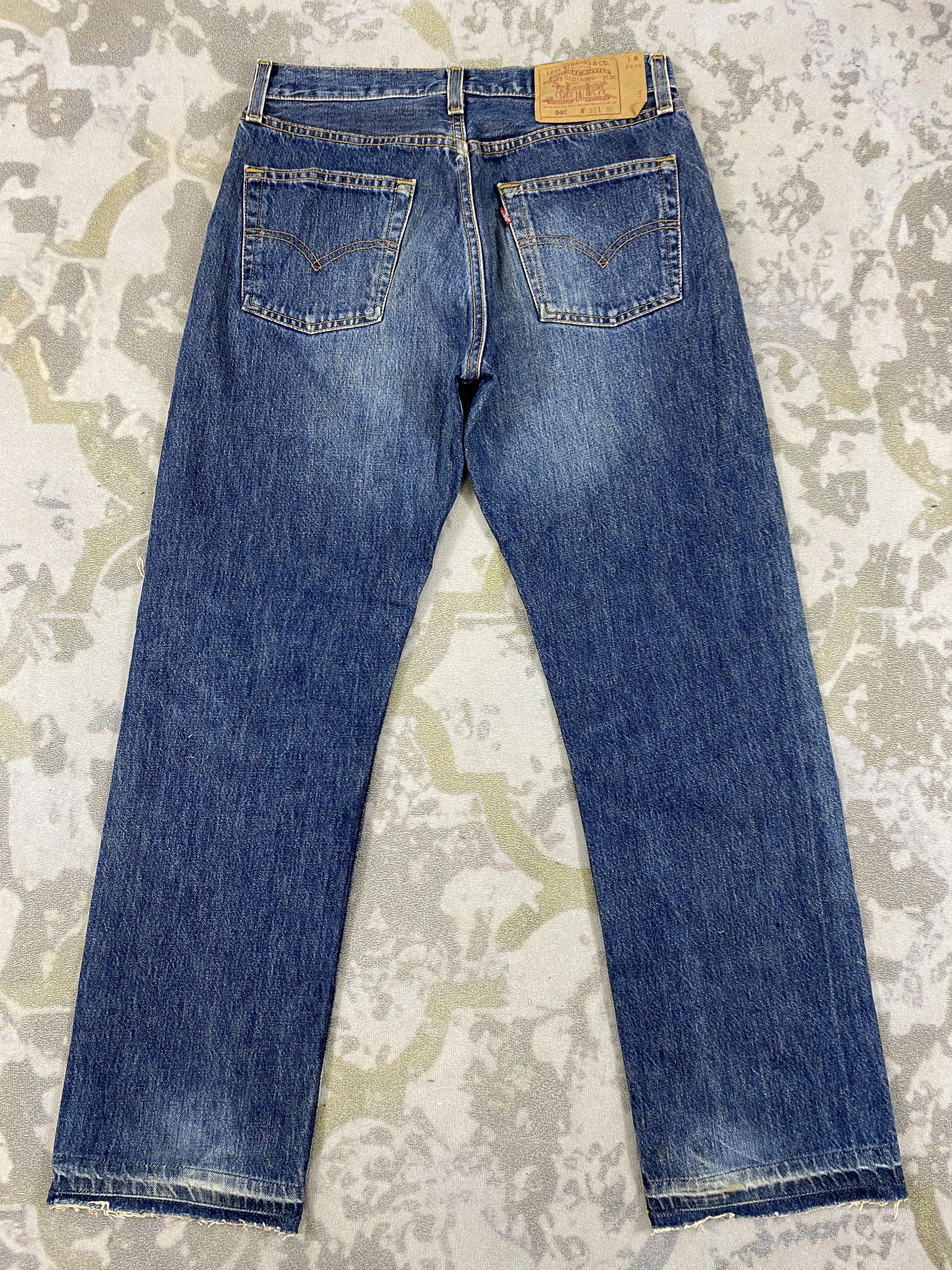 Levi's Vintage Clothing Distressed Blue Vintage Levi's 501 Jeans 29x27.5- JN3862 Size US 29 - 2 Thumbnail