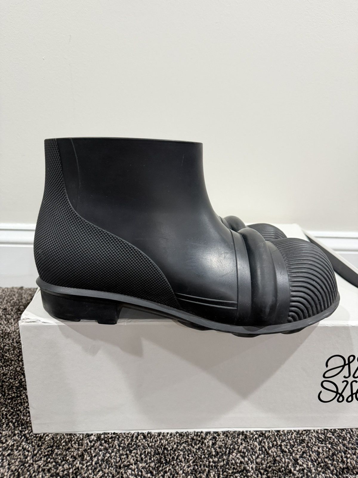 Loewe LOEWE FW22 Rubber Rain Ankle Round Toe Black Boots Size US 9 / EU 42 - 5 Thumbnail