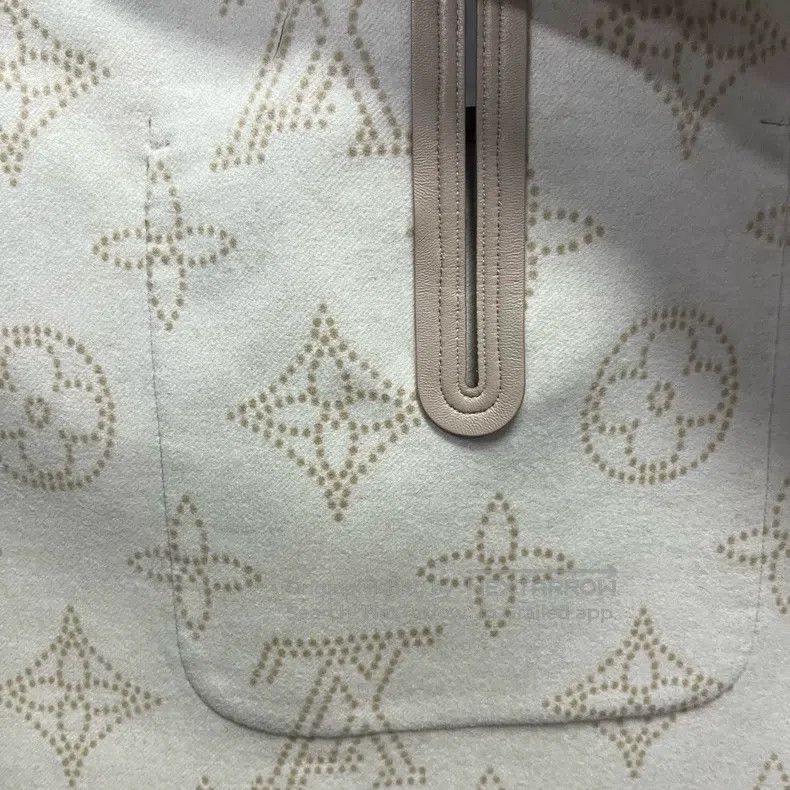 Louis Vuitton Louis Vuitton size os Full print shawl Cape Size US M / EU 48-50 / 2 - 3 Thumbnail