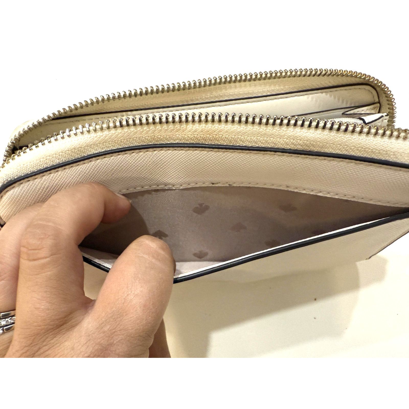 Kate Spade Kate Spade Wallet Womens White Saffiano Leather Zip Around Size ONE SIZE - 10 Thumbnail