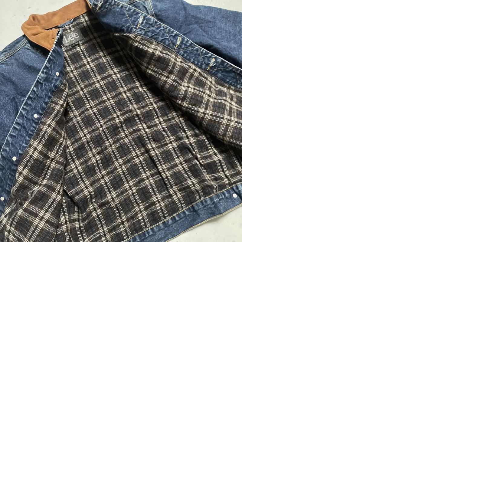Lee VINTAGE Lee Denim Lined Leather Trim Trucker Work Ranch Barn Jacket M-L Jacket Mens Unisex Denim Blue 90s Americana USA Western Workwear Bomber Jacket Size US M / EU 48-50 / 2 - 9 Thumbnail