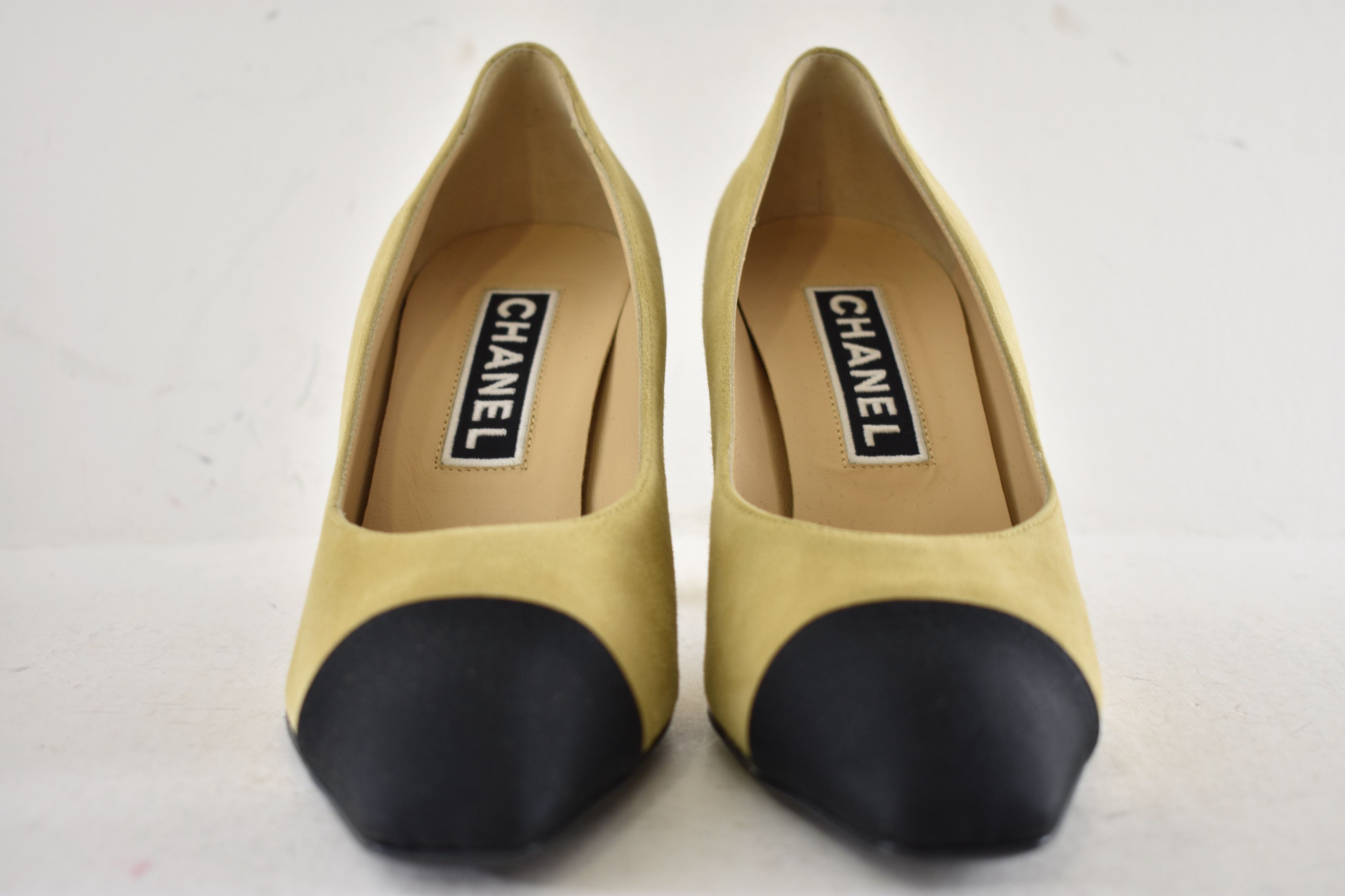 Chanel 25A Suede Black Square CC Crystal Logo Heel Of Fame Pump 39 Size US 9 / IT 39 - 7 Thumbnail