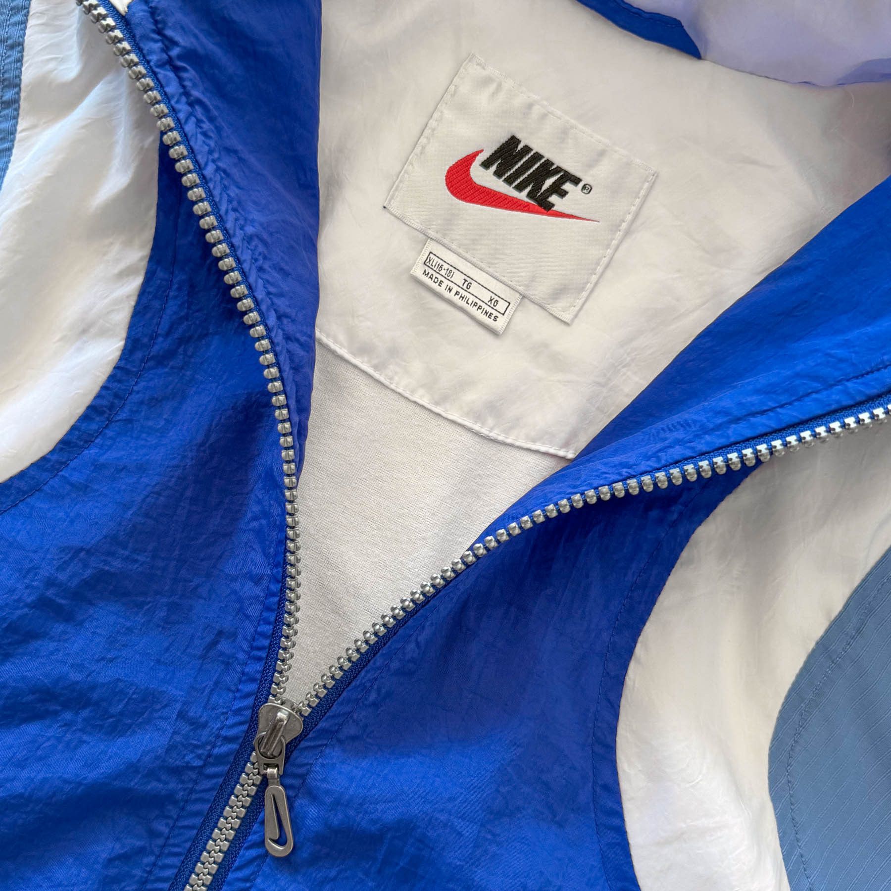 Nike Vintage Nike Small Swoosh Logo Softshell Windbreaker Jacket Size US XL / EU 56 / 4 - 6 Thumbnail