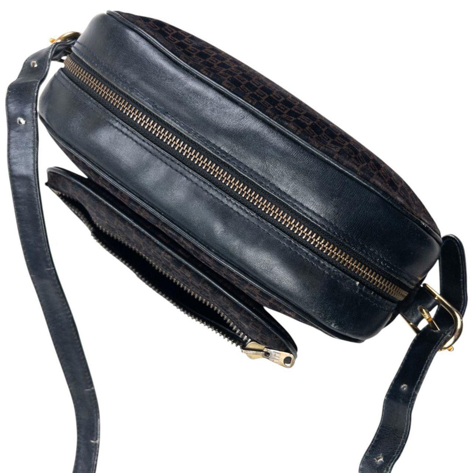 Gucci Vintage Gucci Monogram Crossbody Bag Size ONE SIZE - 6 Thumbnail