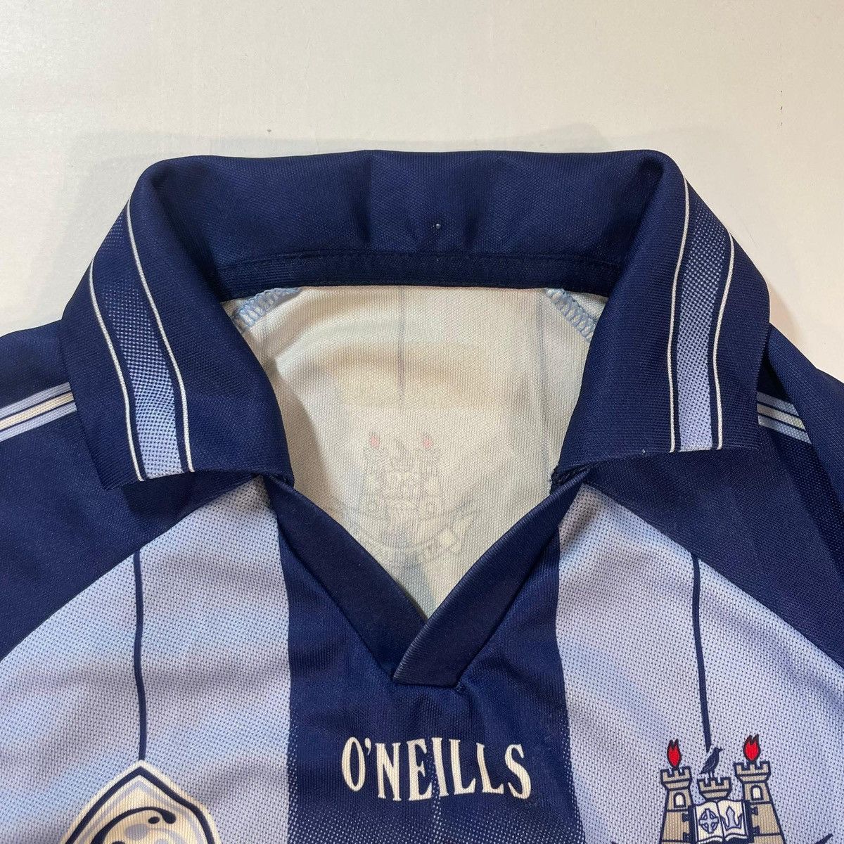 O'Neills Arnotts ath cliath GAA O’neills jersey shirt tee navy y2k Size US M / EU 48-50 / 2 - 8 Thumbnail