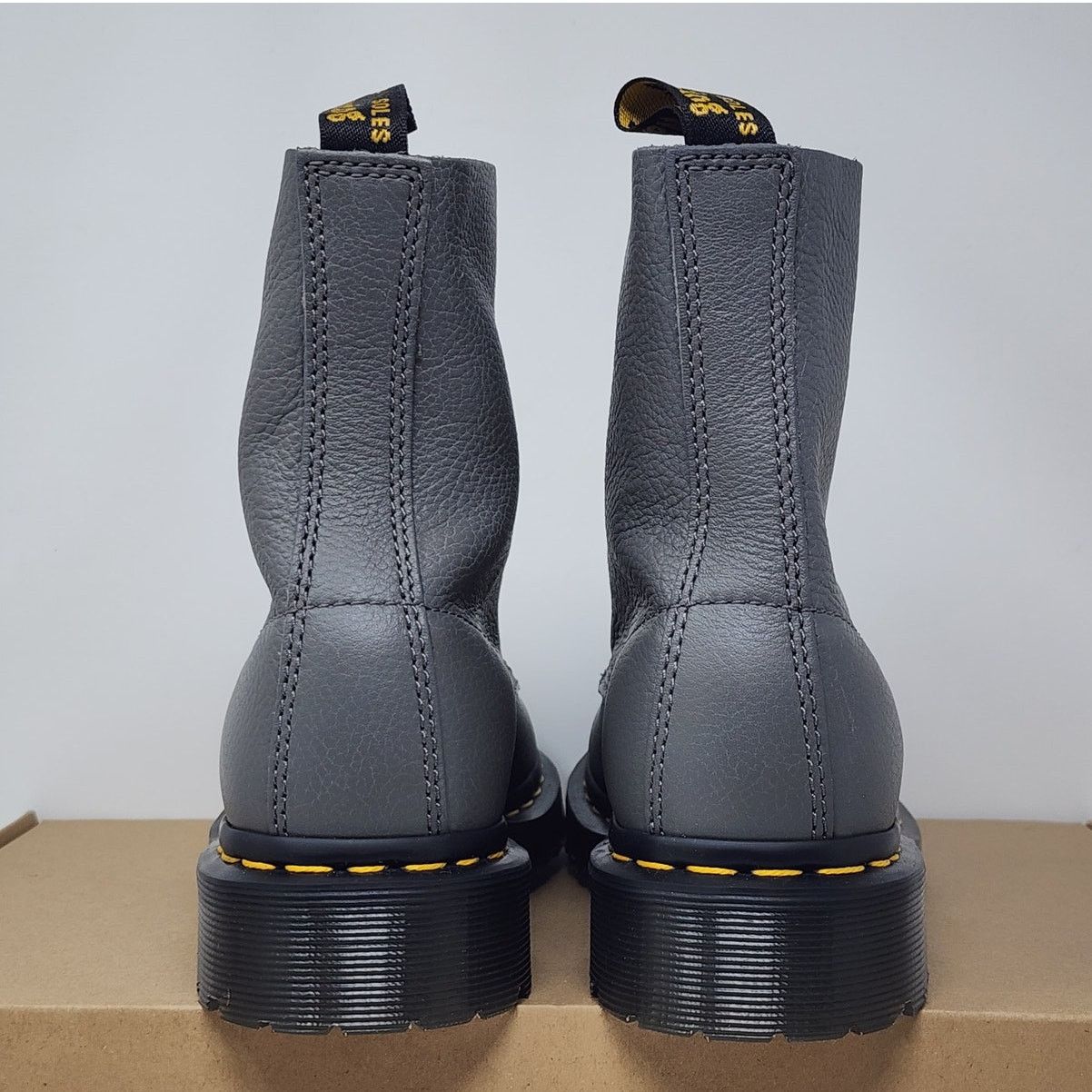 Dr. Martens DS Doc Martens Pascal Leather GREY Size 5 Size US 5 / EU 37 - 4 Thumbnail