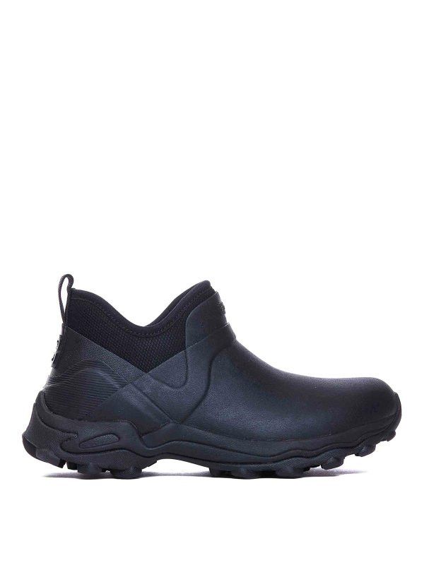 o1lv12m1025 Bogs Low Chelsea Boots in Black