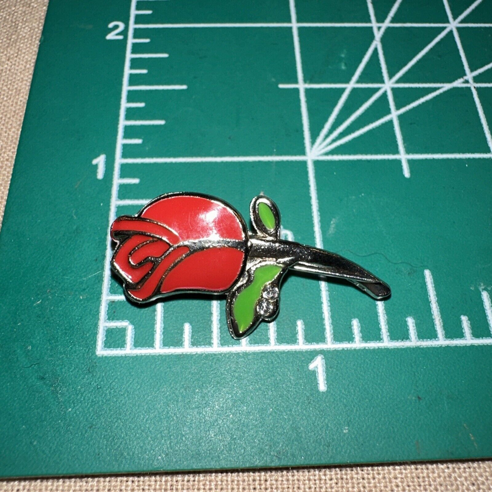 Vintage VTG Red Rose Pin Brooch lapel Hat Pin Coat Pin Rhinestones Size ONE SIZE - 3 Thumbnail