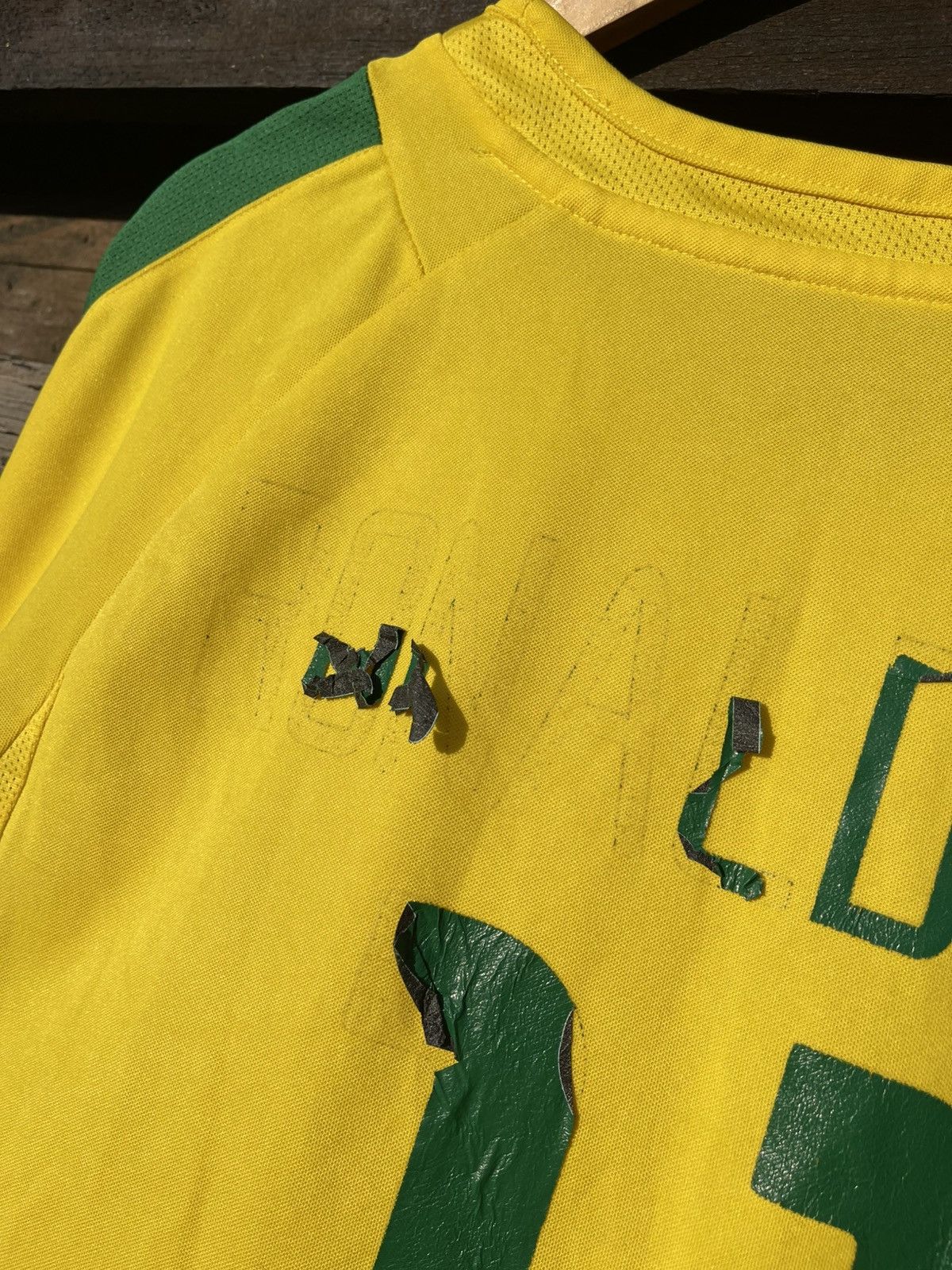 Nike 2002 Nike Brazil #11 Ronaldinho soccer jersey vintage Size US L / EU 52-54 / 3 - 15 Thumbnail