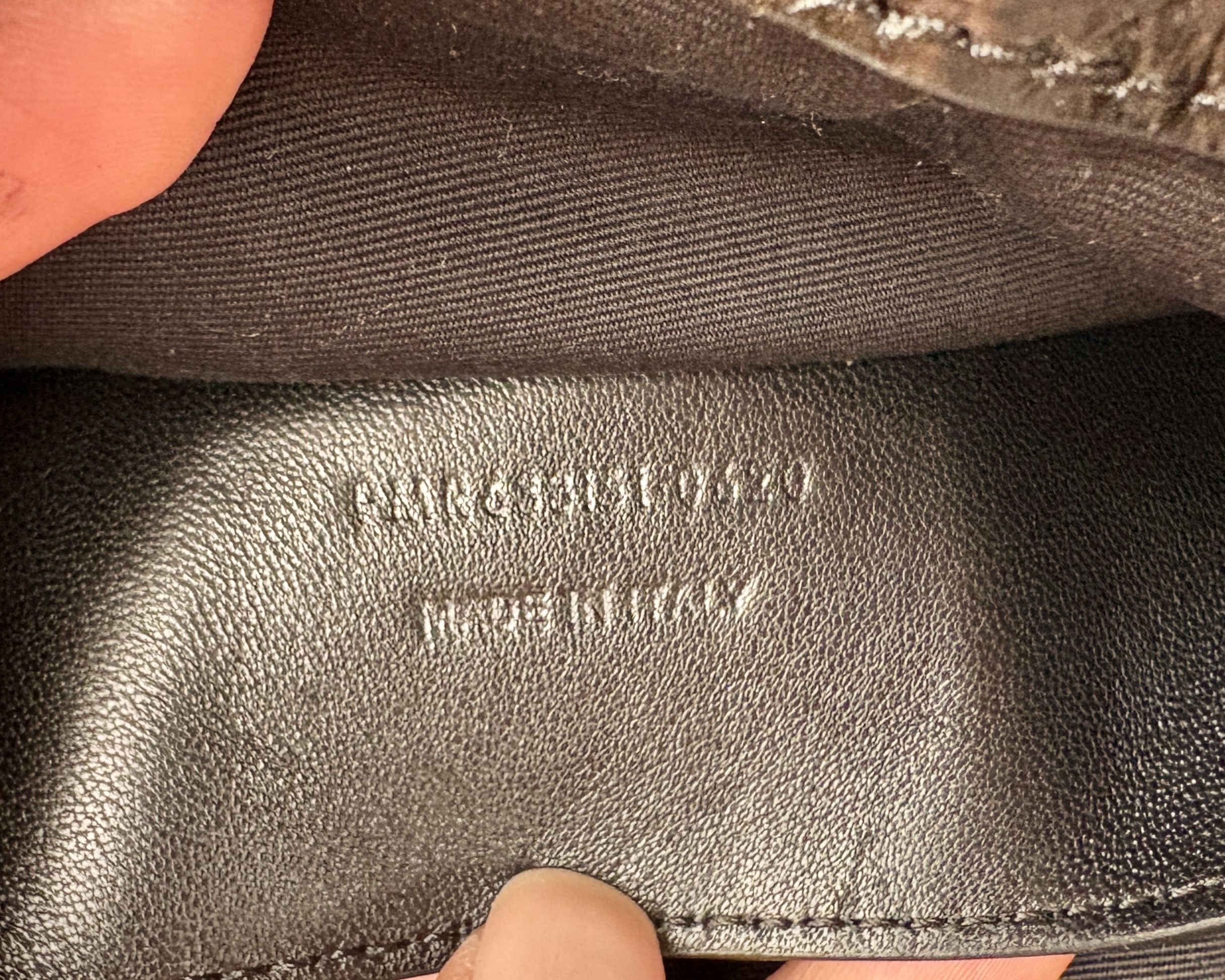 Saint Laurent Paris Black Small Leather Saint Laurent Niki Bag. Brand new Size ONE SIZE - 11 Thumbnail