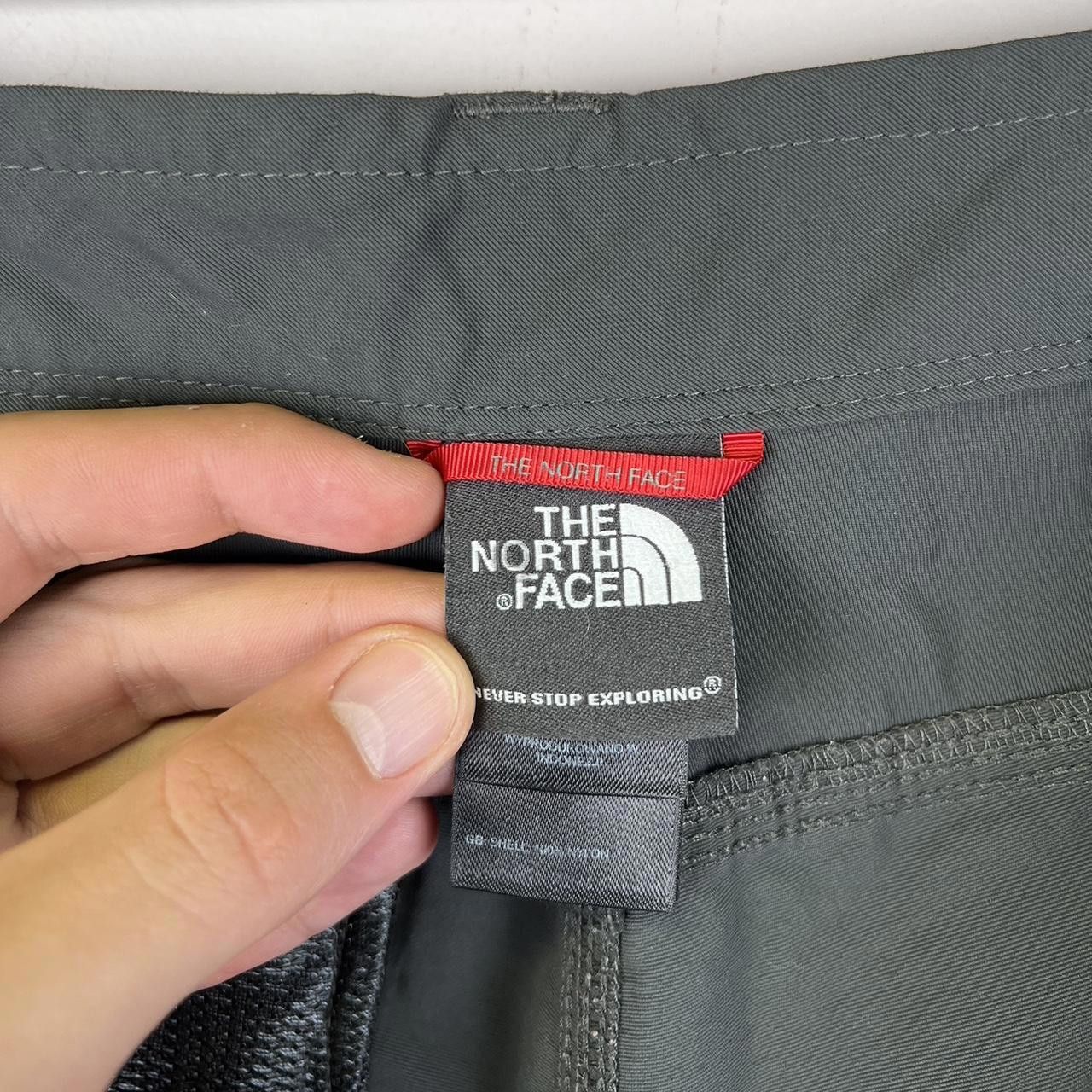 The North Face The North Face Men's Cargo Shorts - Versatile Outdoor Wear Size US 36 / EU 52 - 6 Thumbnail