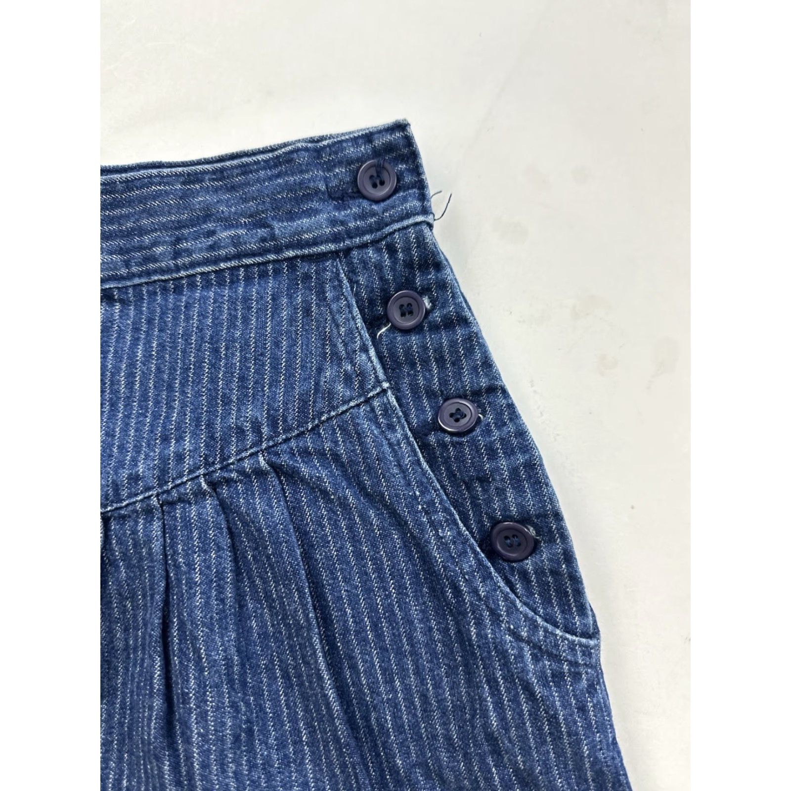 Levi's VINTAGE Levi's Jeans Womens 24 Blue Pleated Denim 70s USA Size 42" / US 20 - 4 Thumbnail