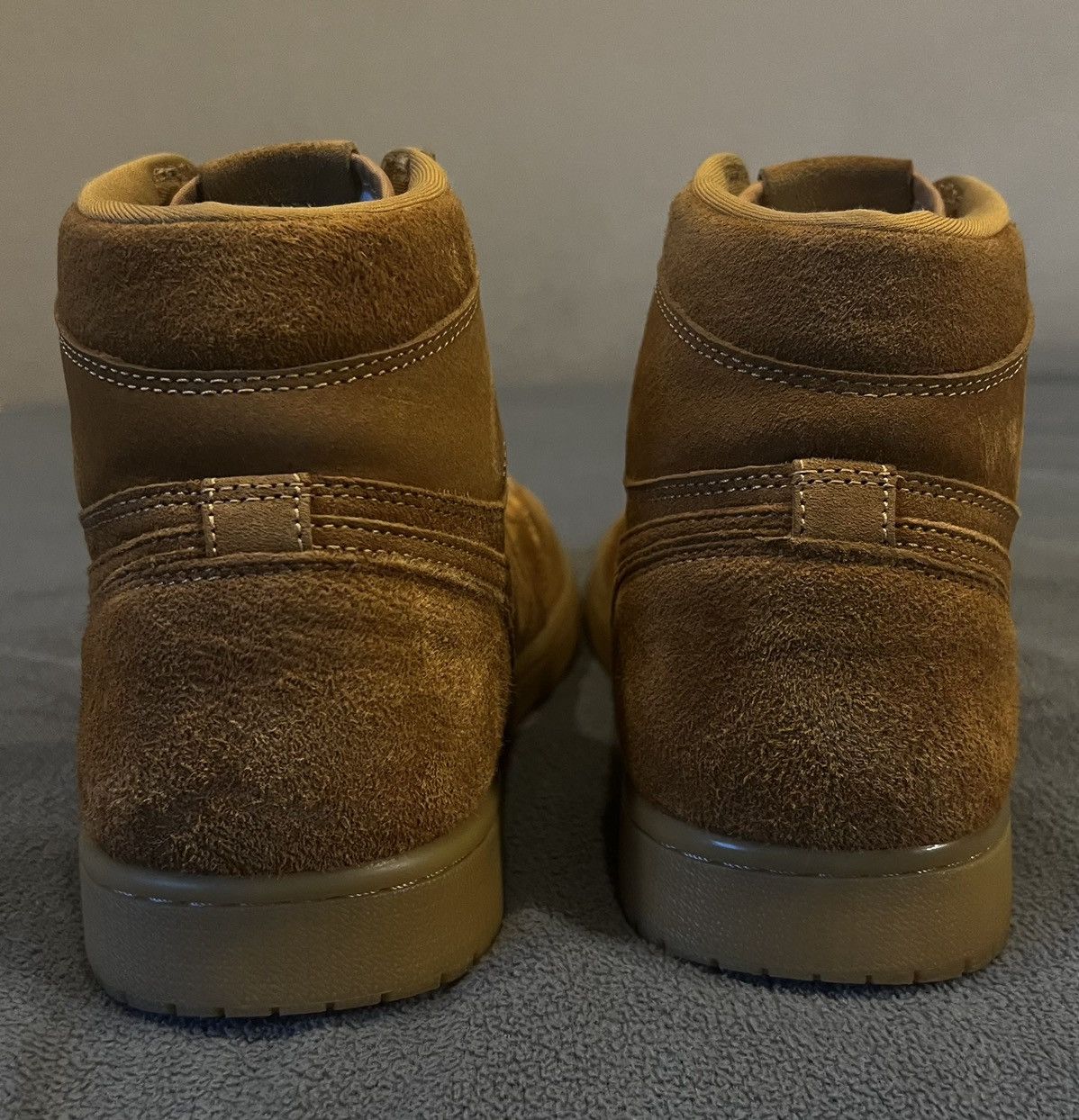 Jordan Brand × Nike Jordan 1 High OG “Wheat” 2017 Size — [10.5] – Gently Used Size US 10.5 / EU 43-44 - 4 Thumbnail