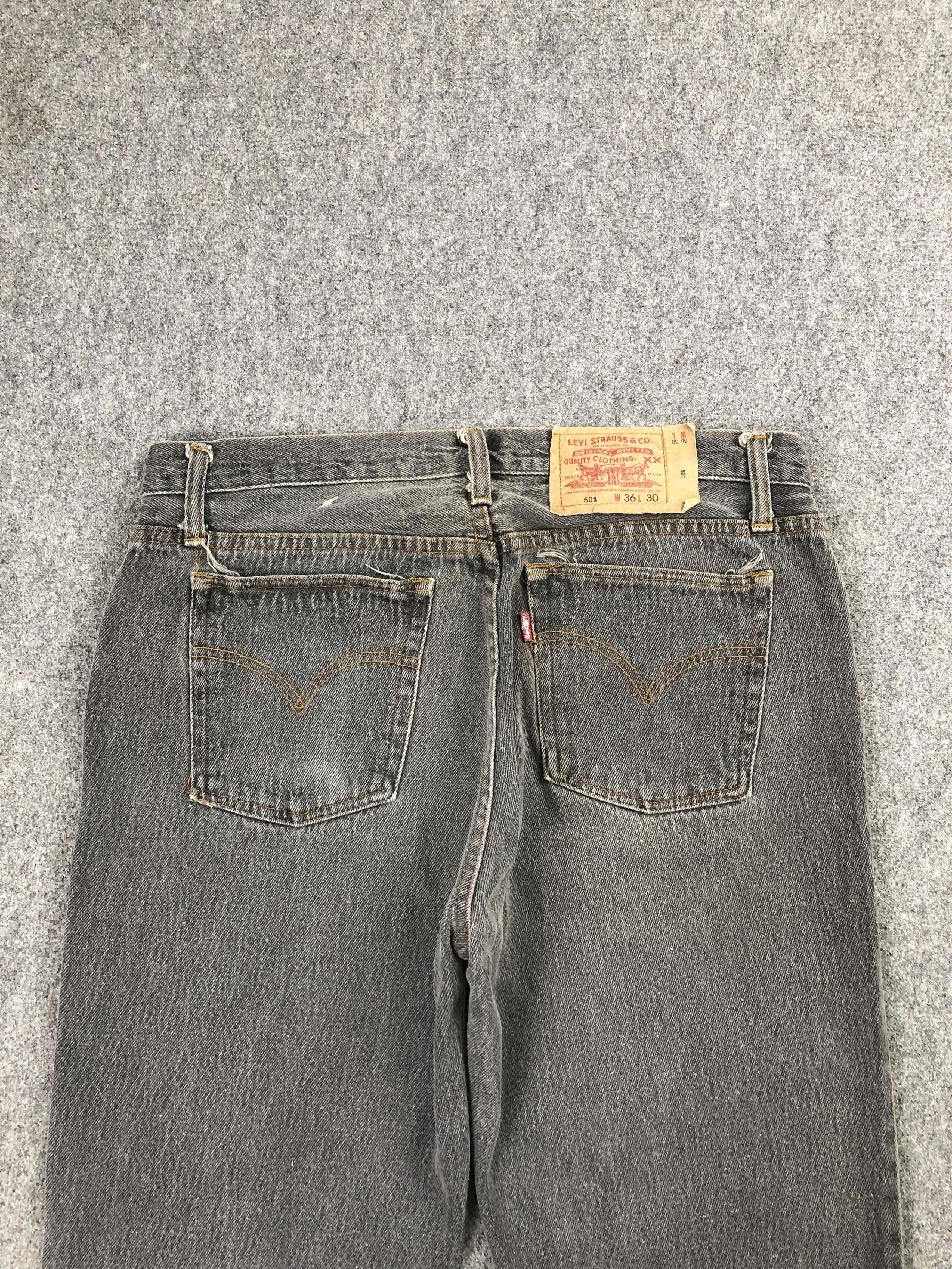Levi's Vintage 80s Levis 501 Black Sun Faded Jeans DP2447 Size US 34 / EU 50 - 4 Thumbnail