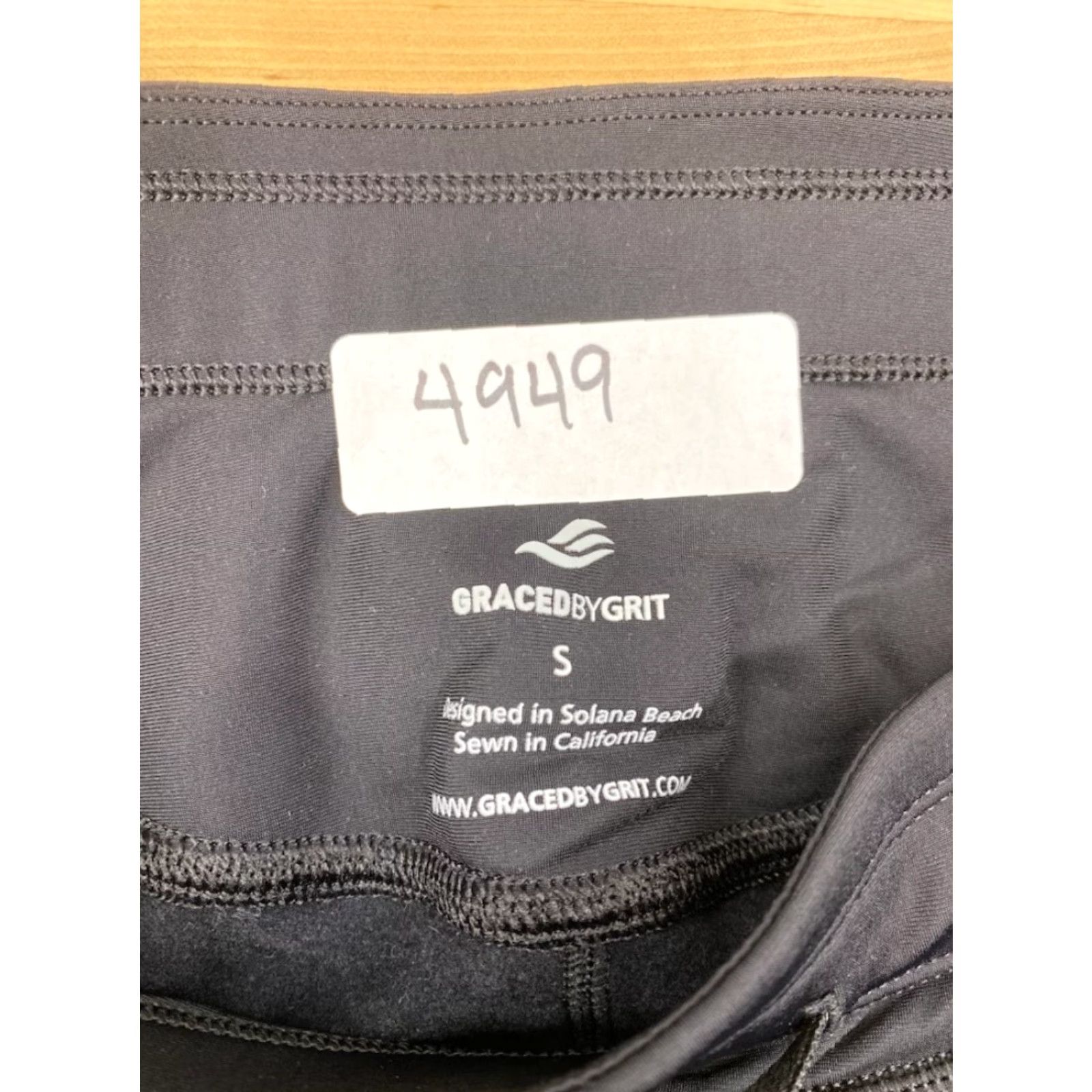 Vintage **Graced By Grit Women's Black Joggers Small Activewear** User: Graced By Grit Women's Black Small Joggers Activewear Size 28" / US 6 / IT 42 - 5 Thumbnail