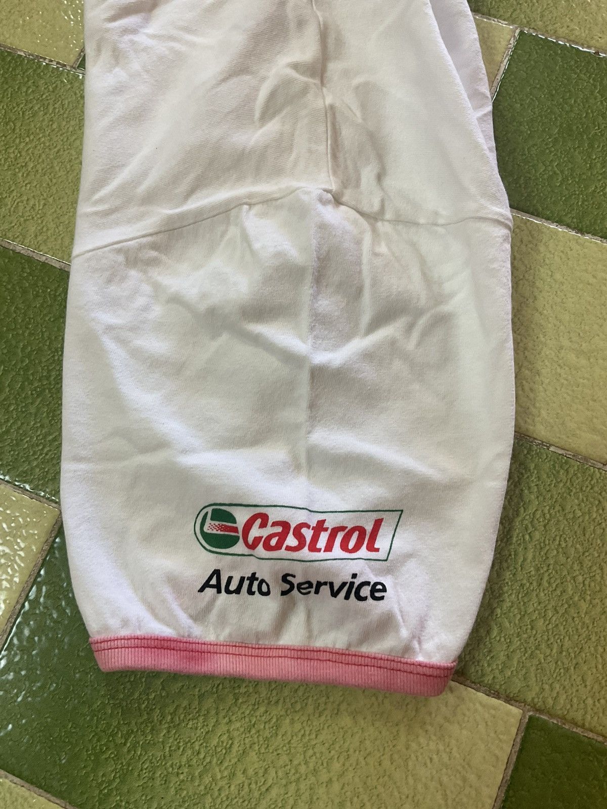 Other Mr Bean's Holiday 2007 Universal Studios Castrol Tshirt Size US M / EU 48-50 / 2 - 6 Thumbnail