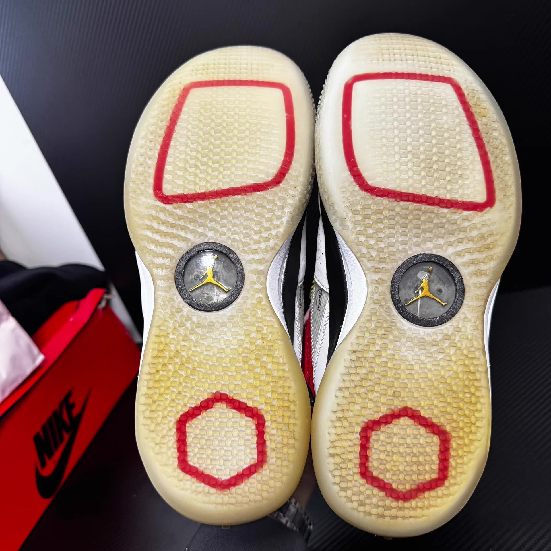 Nike Nike Air Jordan 33 Future Of Q11 Size US 9.5 / EU 42-43 - 2 Thumbnail