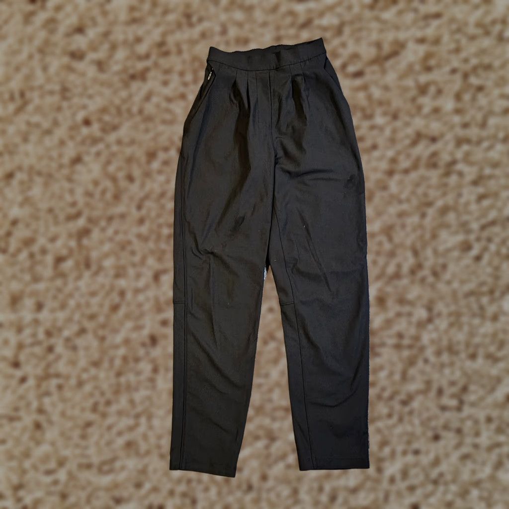 Lululemon Lululemon Pants Womens 2 Black Essential High Rise Trouser Stretch Pull On Taper Size 26" / US 2 / IT 38 - 1 Thumbnail
