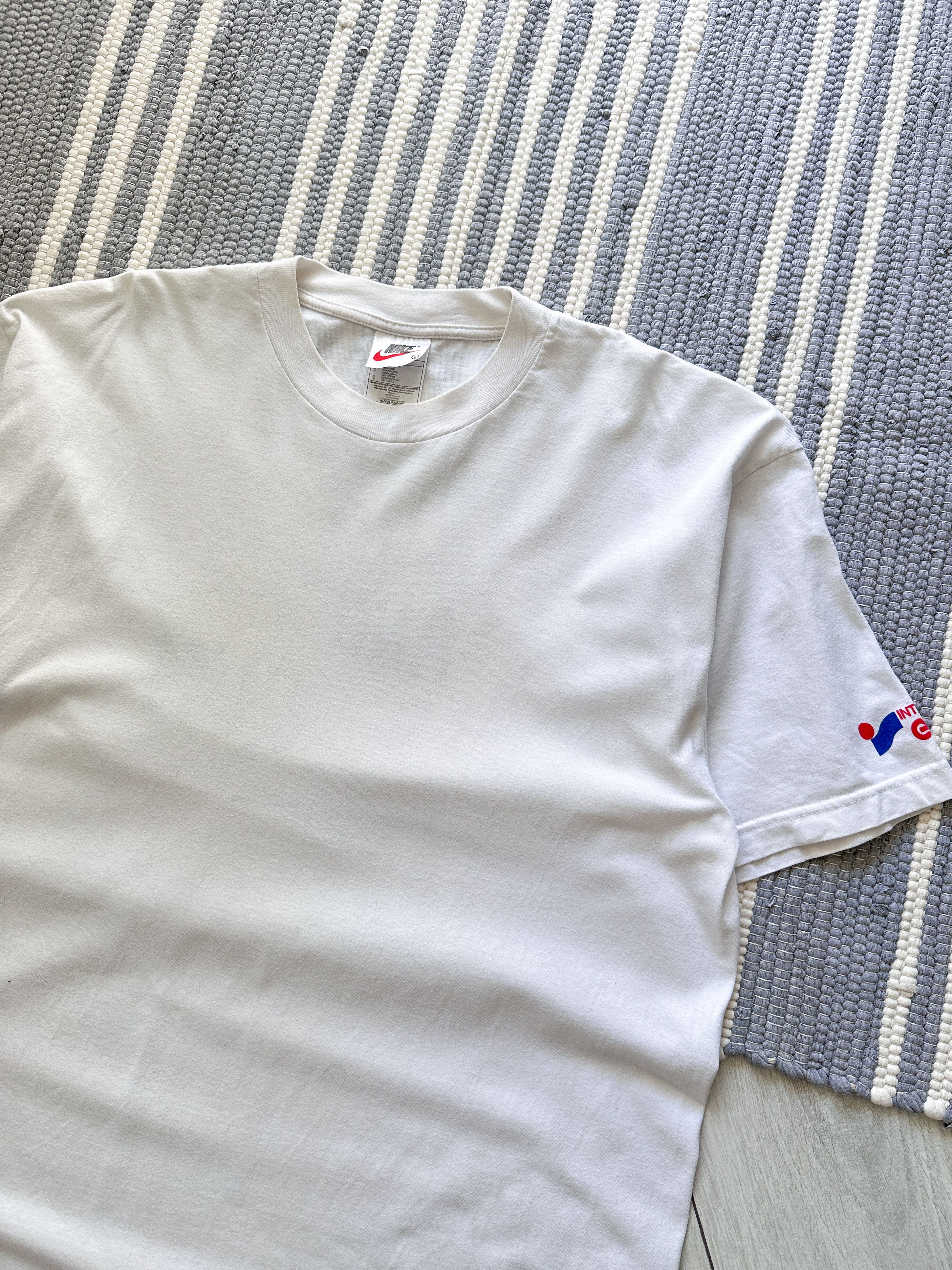 Nike Nike Vintage 1999 Run and Run Tee Shirt Size US L / EU 52-54 / 3 - 5 Thumbnail
