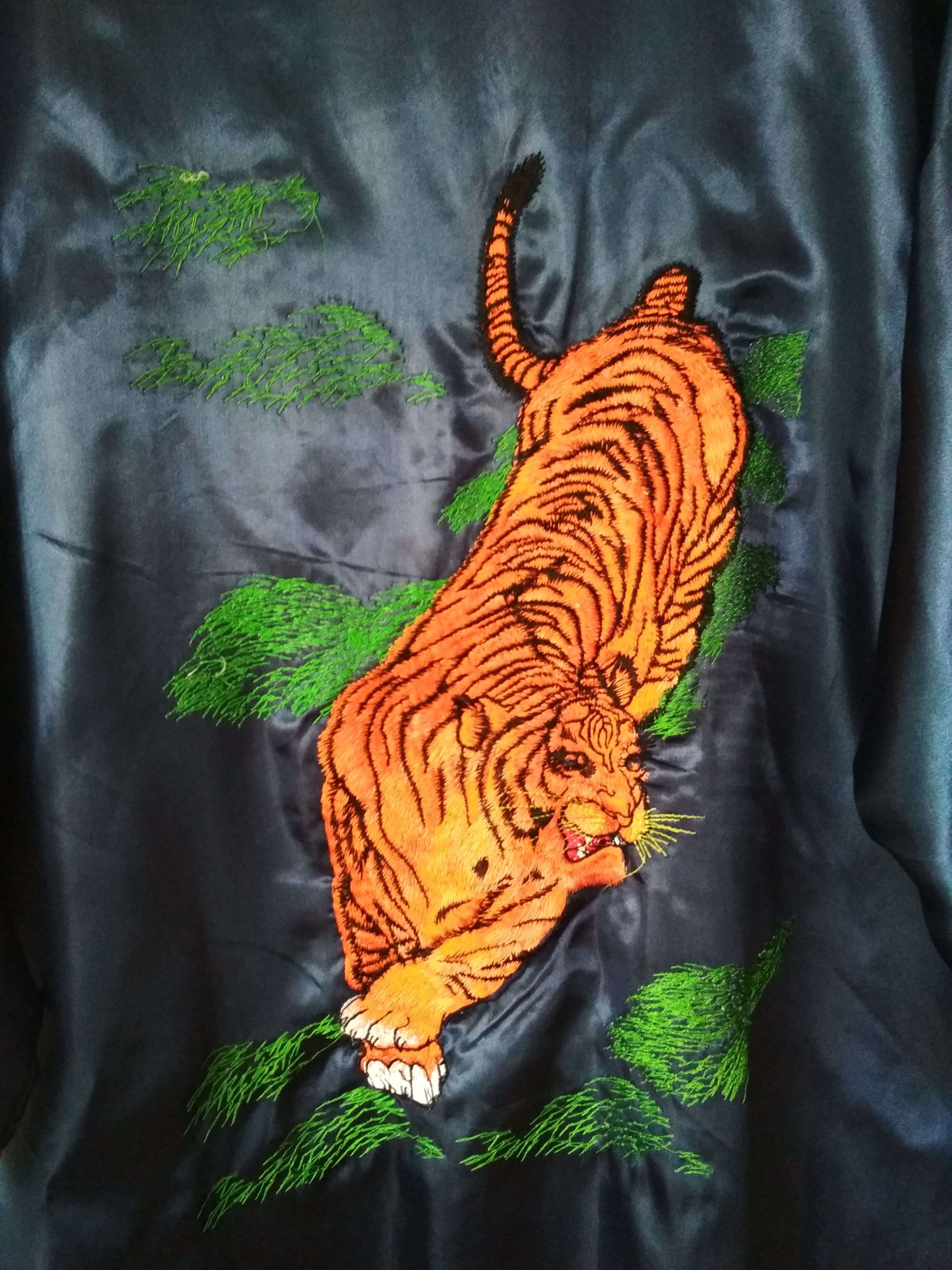 Japanese Brand Zhi Cheng double-sided kimono embroidered tiger dragon Size US XXL / EU 58 / 5 - 5 Thumbnail