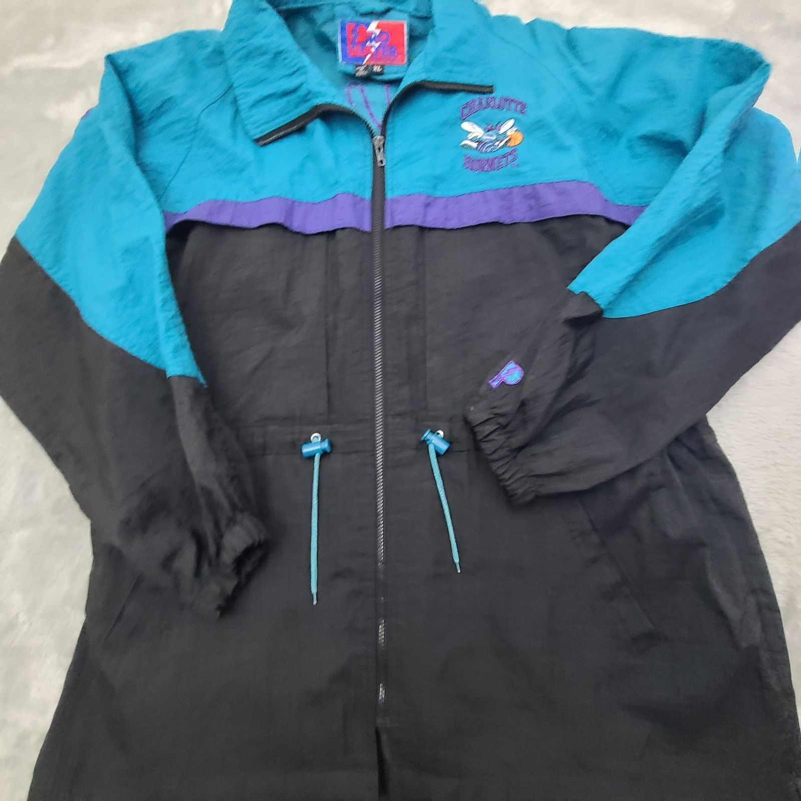 Pro Player Vintage 90s Charlotte Hornets NBA Pro Player Jacket Size XL Size US XL / EU 56 / 4 - 1 Thumbnail