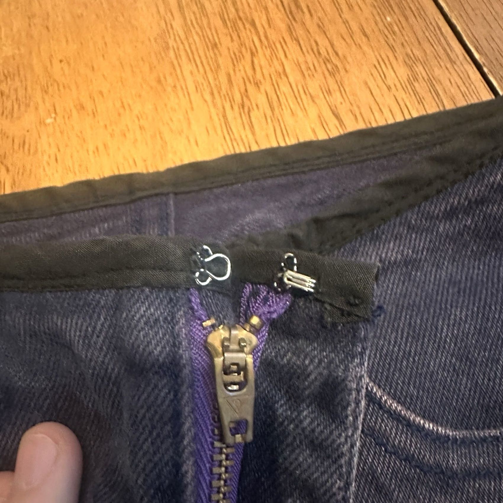 Guess VINTAGE Guess Purple Jeans Pants 90s Latch Button 26x30 Denim Cotton Adults 28? Size 28" / US 6 / IT 42 - 4 Thumbnail