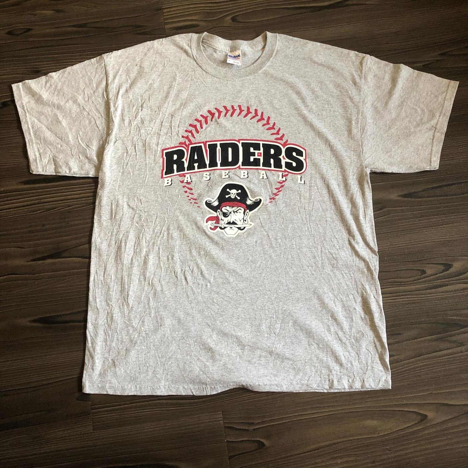 Gildan Men’s Grey Raiders Baseball Graphic Tee Size US XL / EU 56 / 4 - 1 Thumbnail