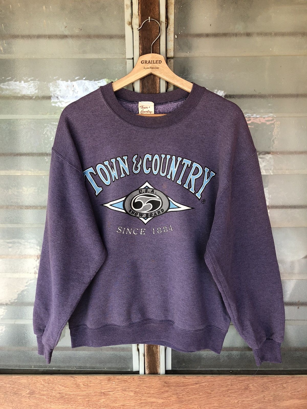 Vintage Vintage Town and Country Sweatshirt Size US M / EU 48-50 / 2 - 1 Thumbnail
