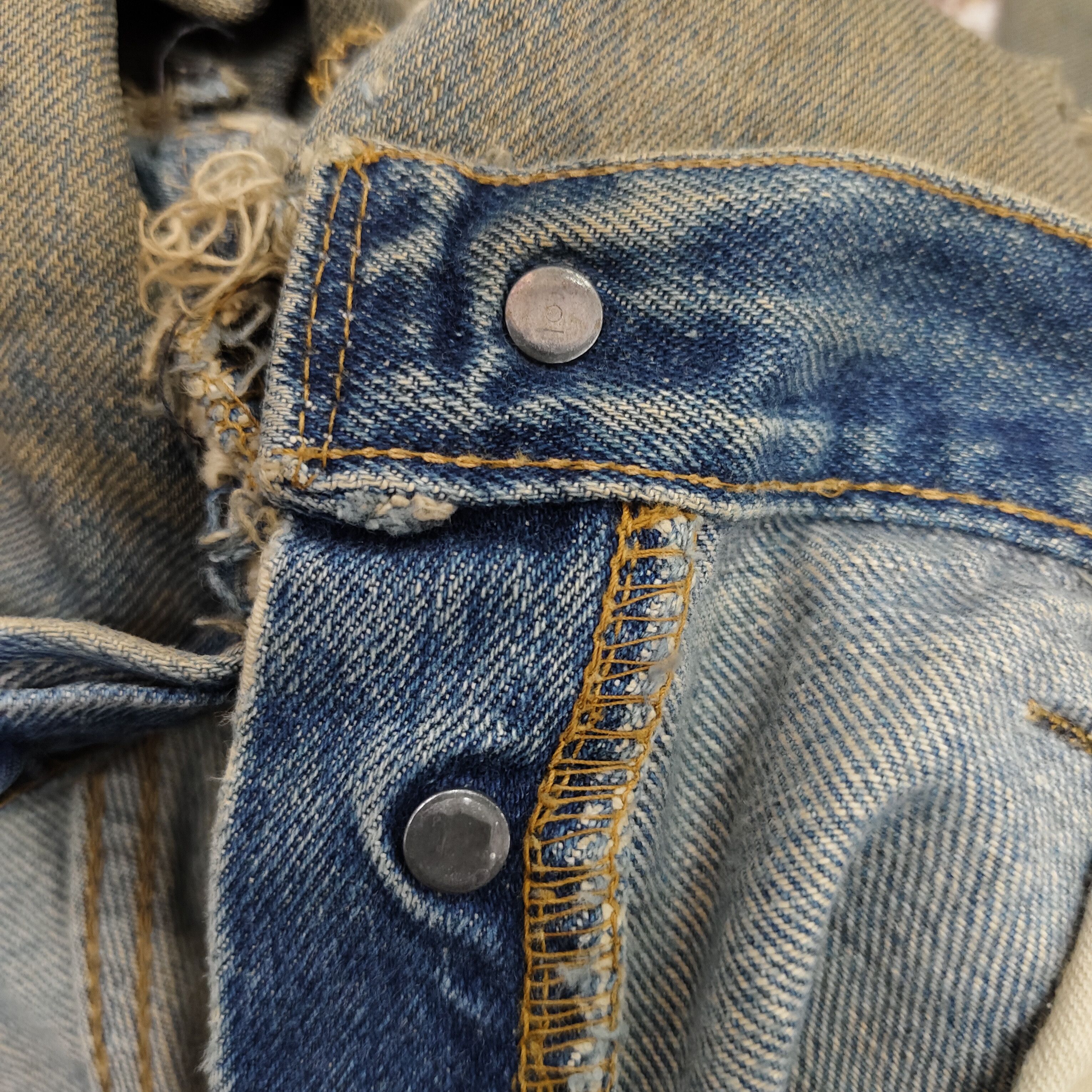 Levi's True Vintage 70s Levi's 501 Selvedge Distressed Ripped Jean Size US 34 / EU 50 - 15 Thumbnail