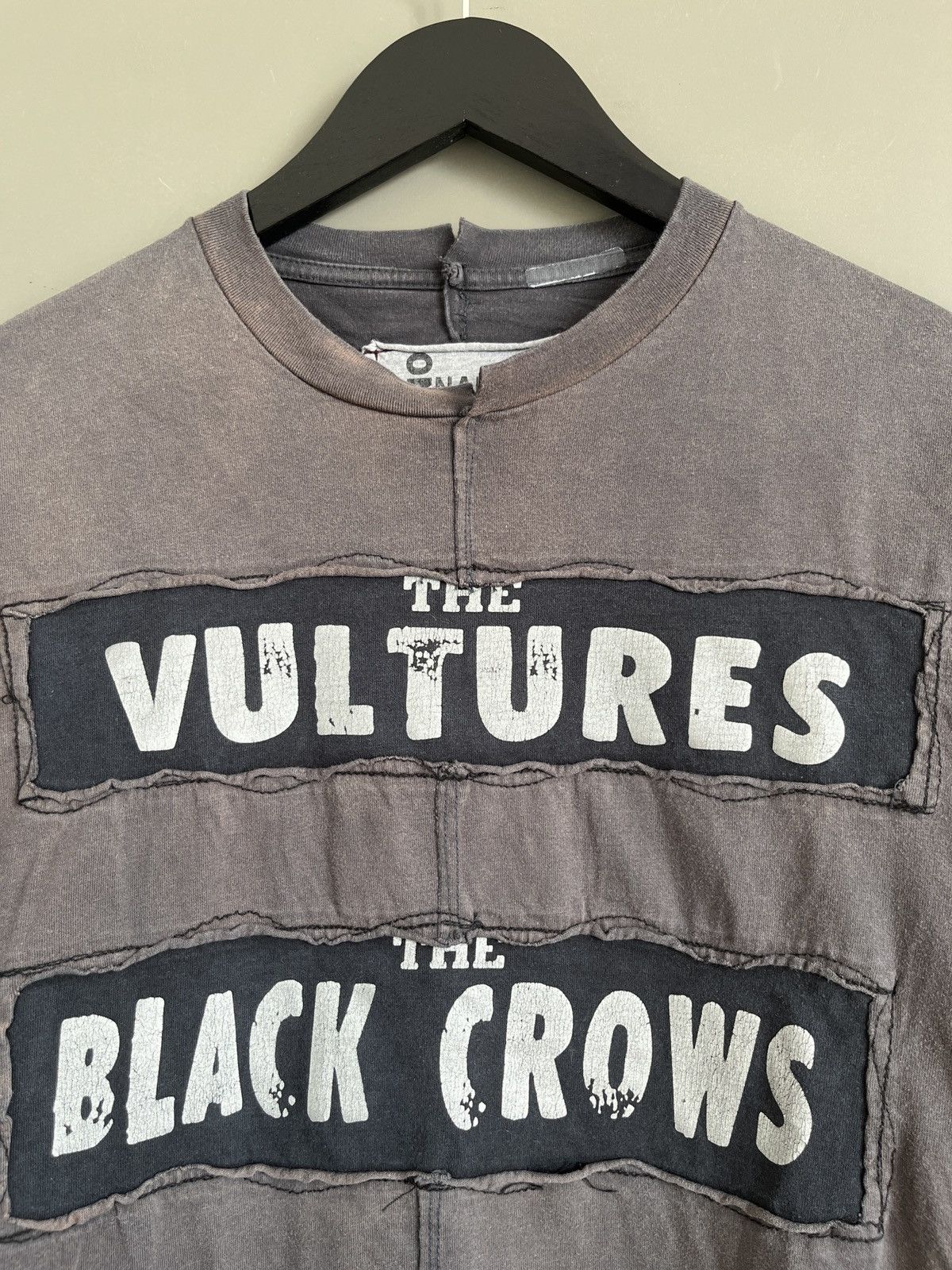 Band Tees × Vintage Punk Grunge Metal Style Japanism The Vultures Concert Banner Size US XL / EU 56 / 4 - 4 Thumbnail