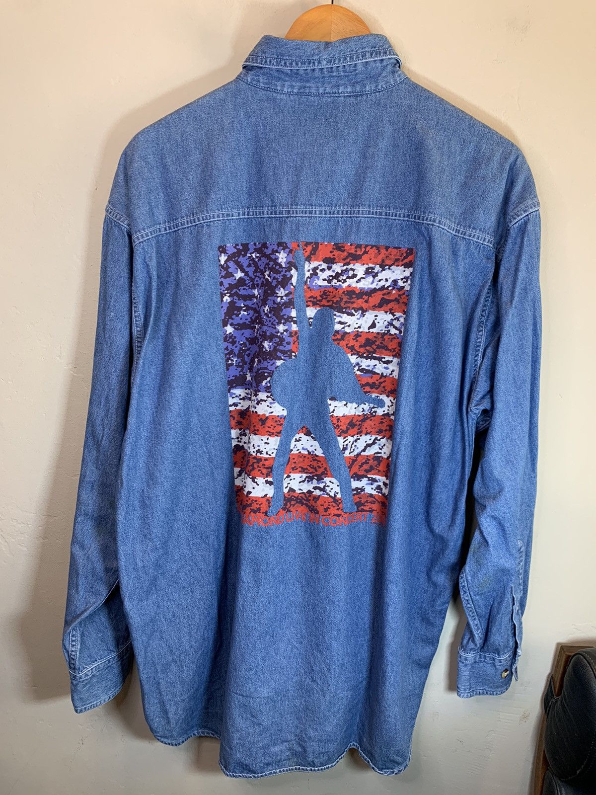 Band Tees × Vintage *RARE* Vintage 2001 Neil Diamond Live Denim Button Shirt - L Size US L / EU 52-54 / 3 - 1 Thumbnail