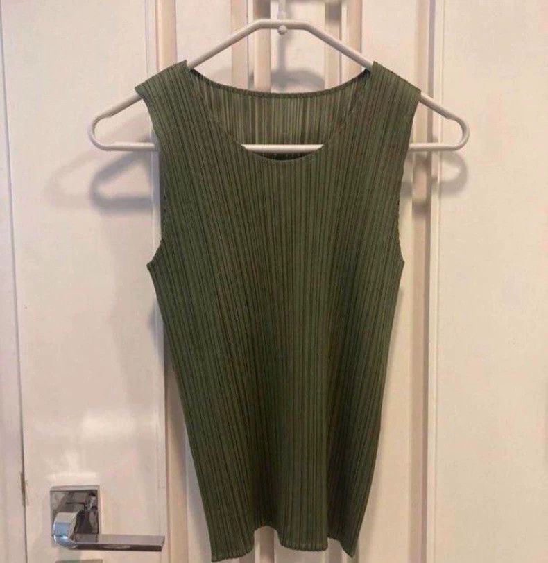 Issey Miyake Issey Miyake size:3 Green vest Size XS / US 0-2 / IT 36-38 - 2 Thumbnail