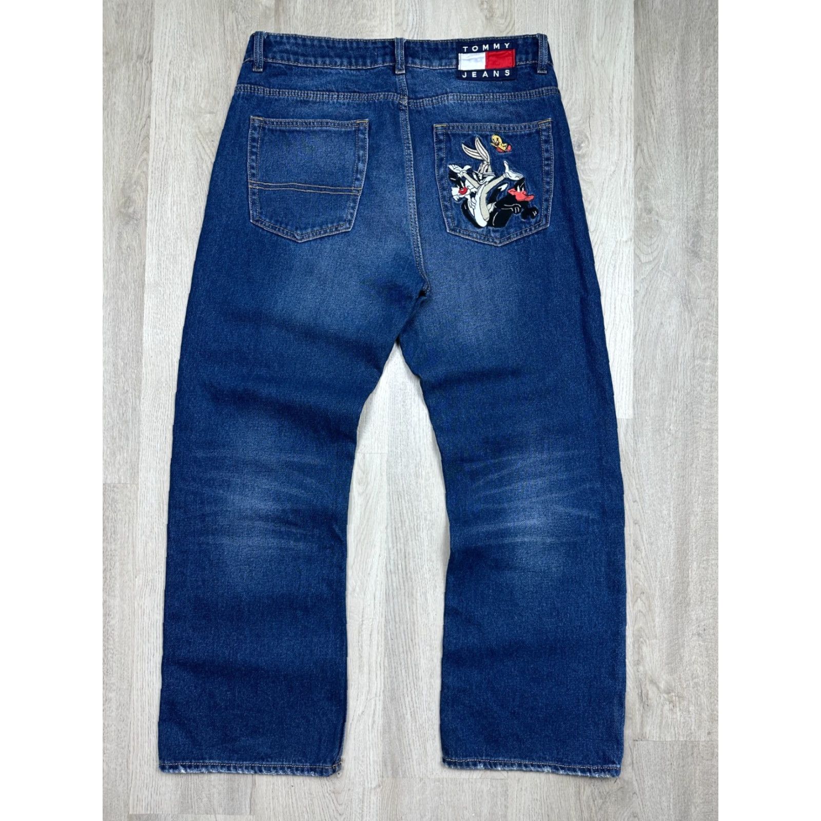 Tommy Hilfiger VINTAGE Tommy Hilfiger Jeans Mens Denim Pants Looney Tunes Size 36 Blue Hip Hop Straight 34in Inseam 36x34 Mens Size US 36 / EU 52 - 2 Thumbnail