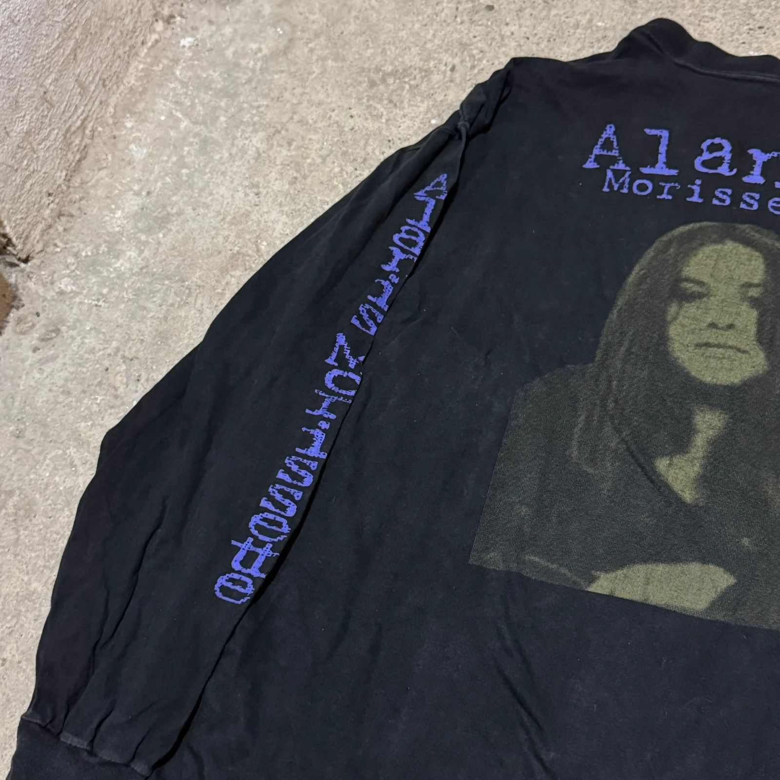 Band Tees Vintage 90s Alanis Morissette longsleeve Size US XL / EU 56 / 4 - 3 Thumbnail