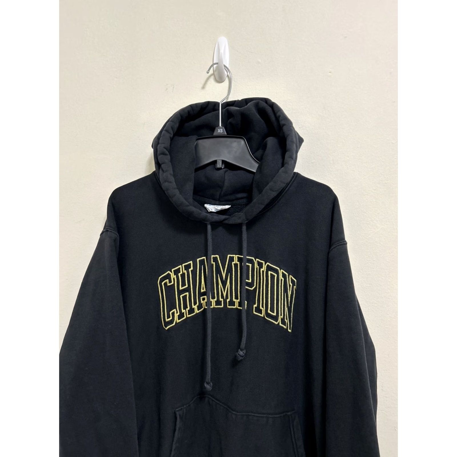 Champion VINTAGE Champion Hoodie Men L Black Solid Cotton Blend Fleece Embroidered Logo Reverse Weave Pullover Top 90s Theme Size US L / EU 52-54 / 3 - 2 Thumbnail