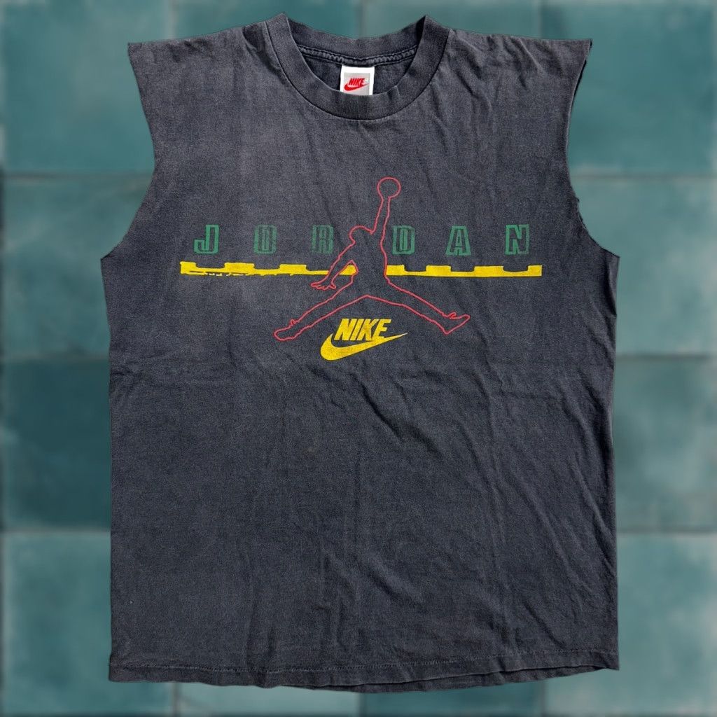 Nike VINTAGE Nike Basketball T-Shirt Men L Black 90s Faded Gray USA Cotton Crew Neck Short Sleeve Size US L / EU 52-54 / 3 - 1 Thumbnail