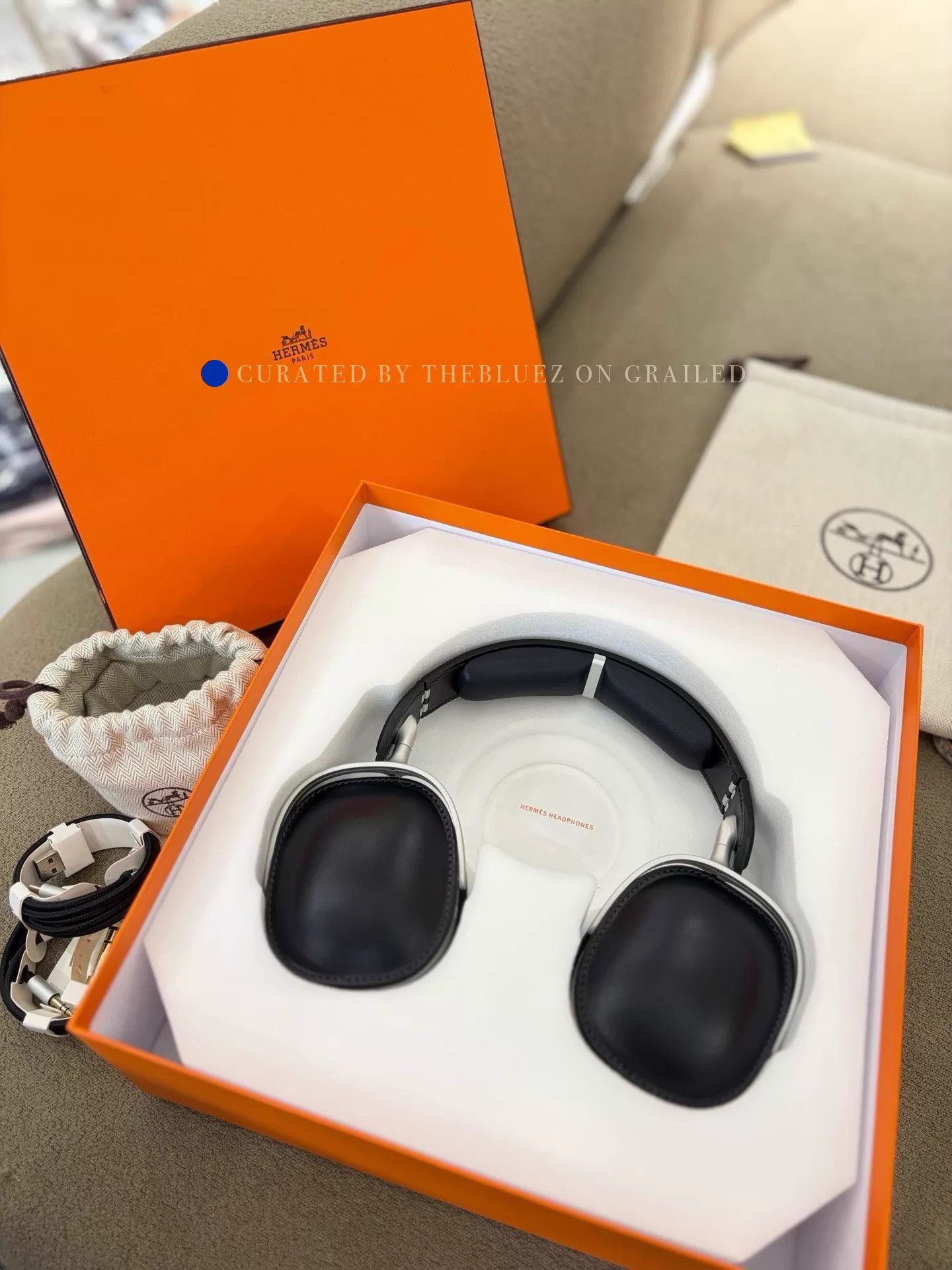 Hermes Black Lambskin Earbuds in Mint Condition Size ONE SIZE - 1 Thumbnail