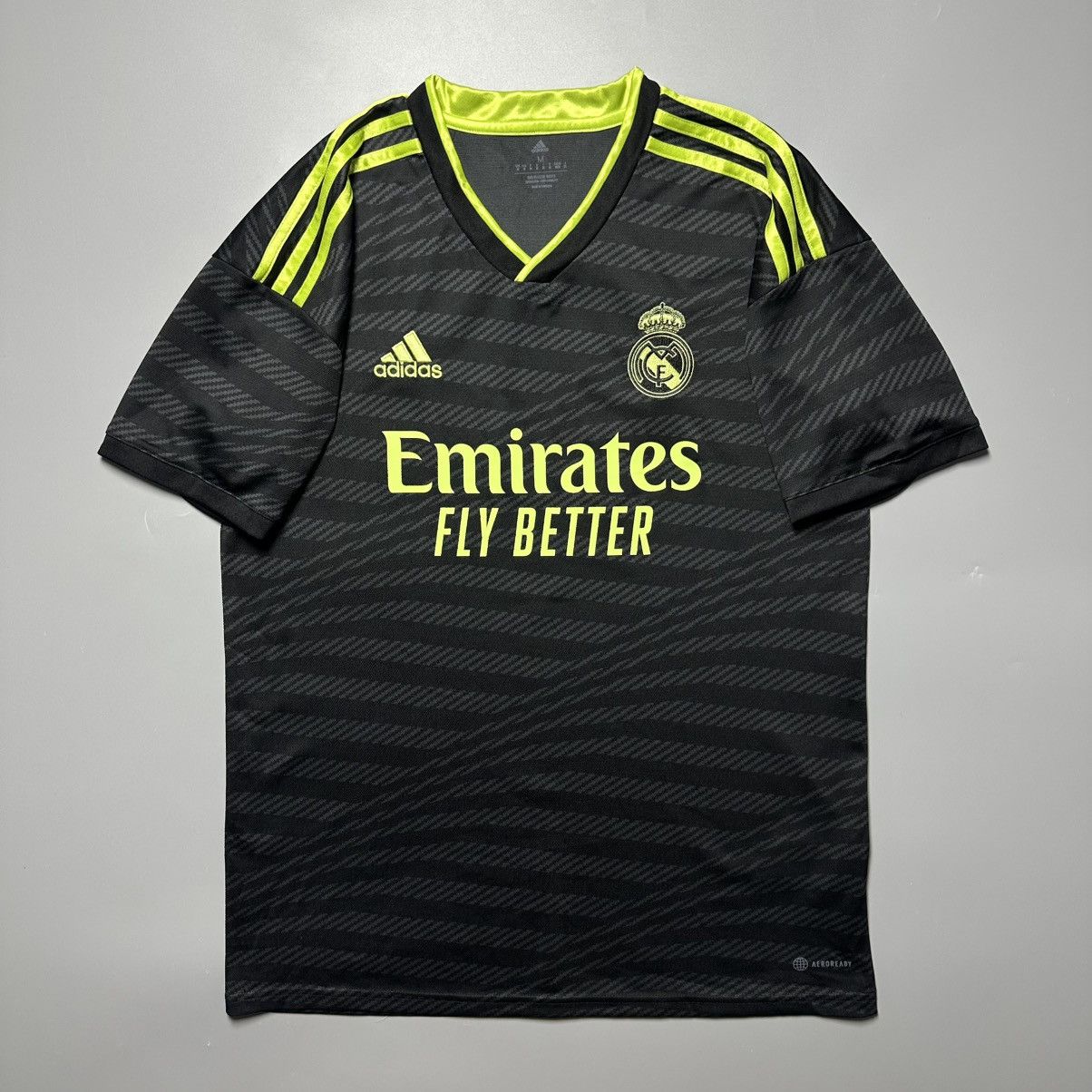 Adidas REAL MADRID ADIDAS 2022/2023 FOOTBALL THIRD JERSEY #8 KROOS Size US M / EU 48-50 / 2 - 2 Thumbnail
